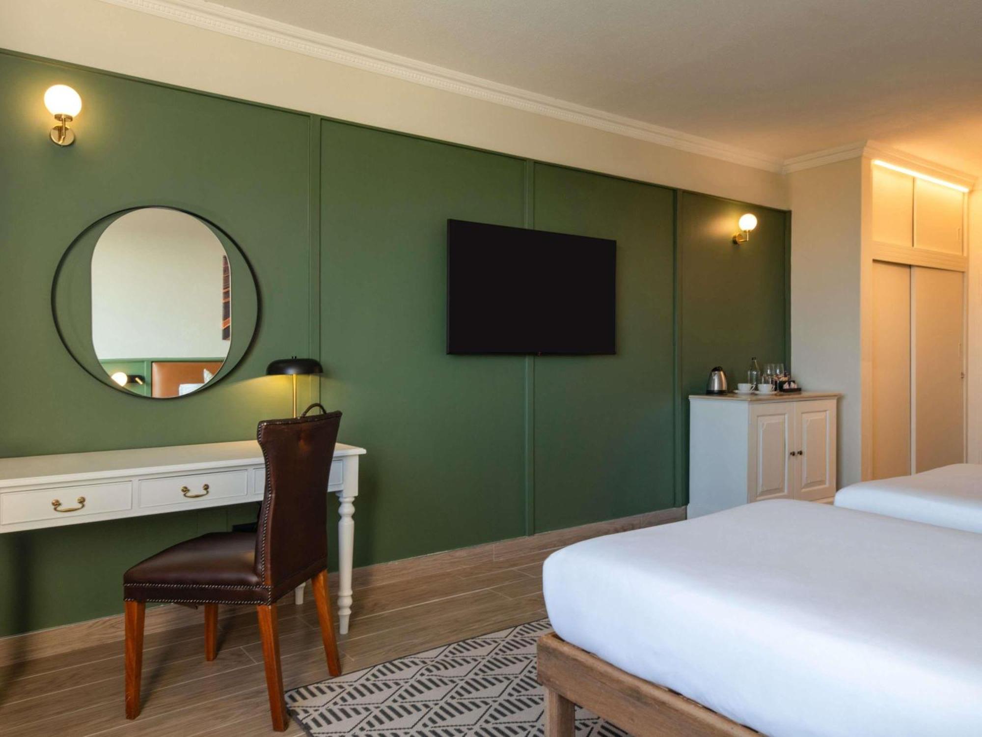 Classic Twin Room with Pool View