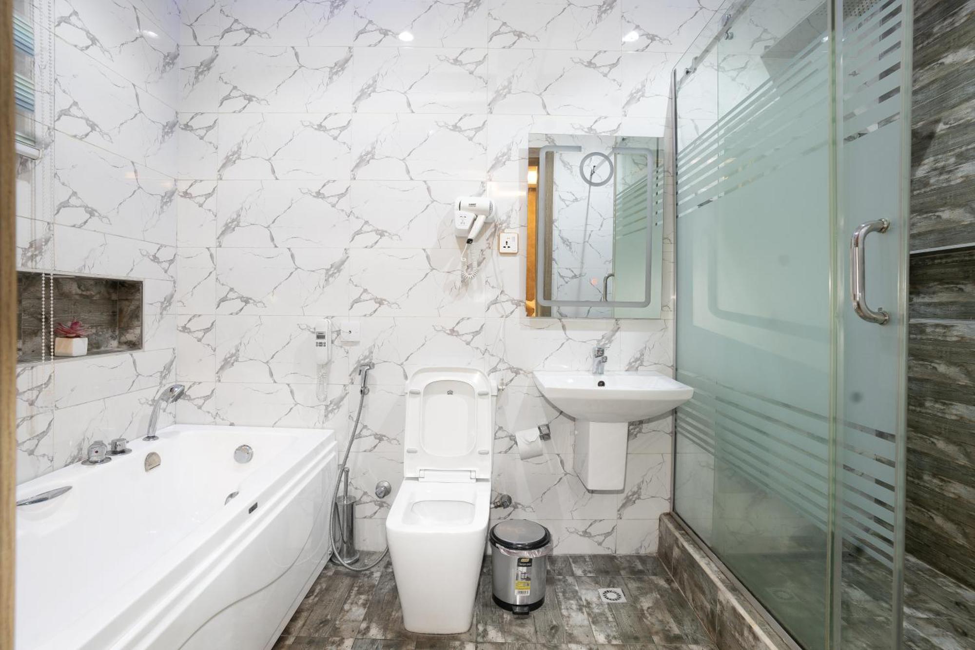 Queen Suite
