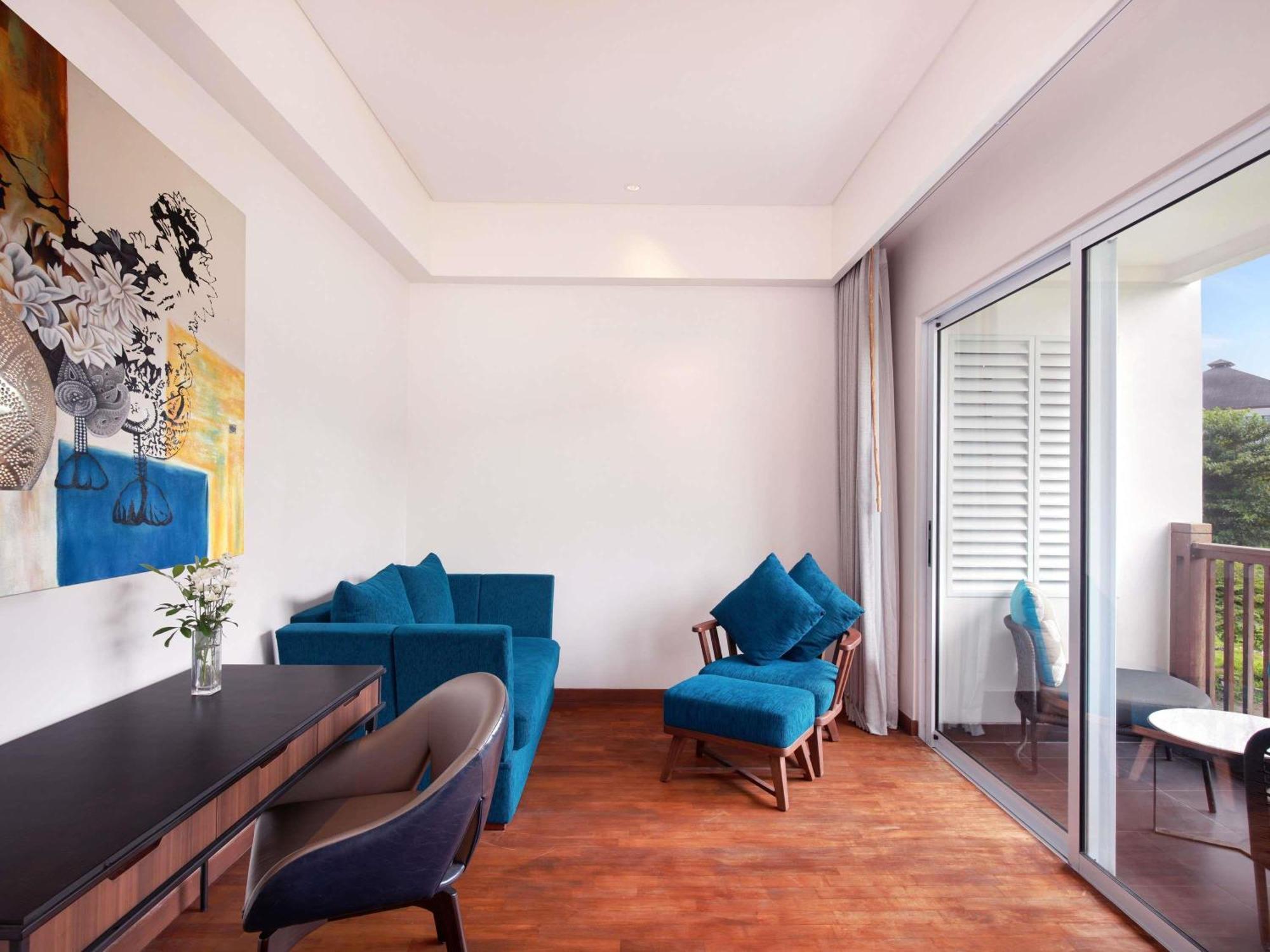 Junior Suite with Two Single Beds