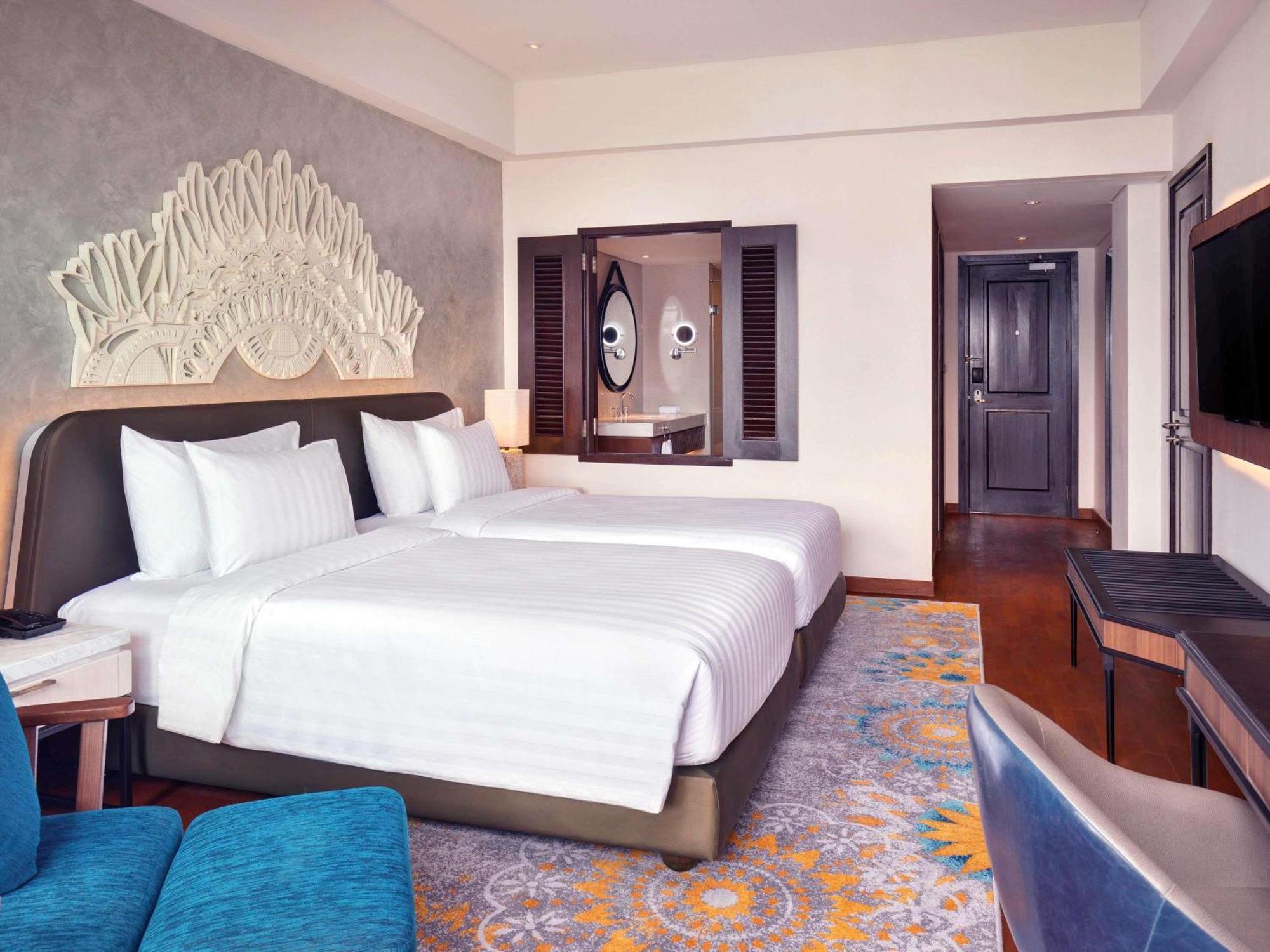 Deluxe Room Twin Beds