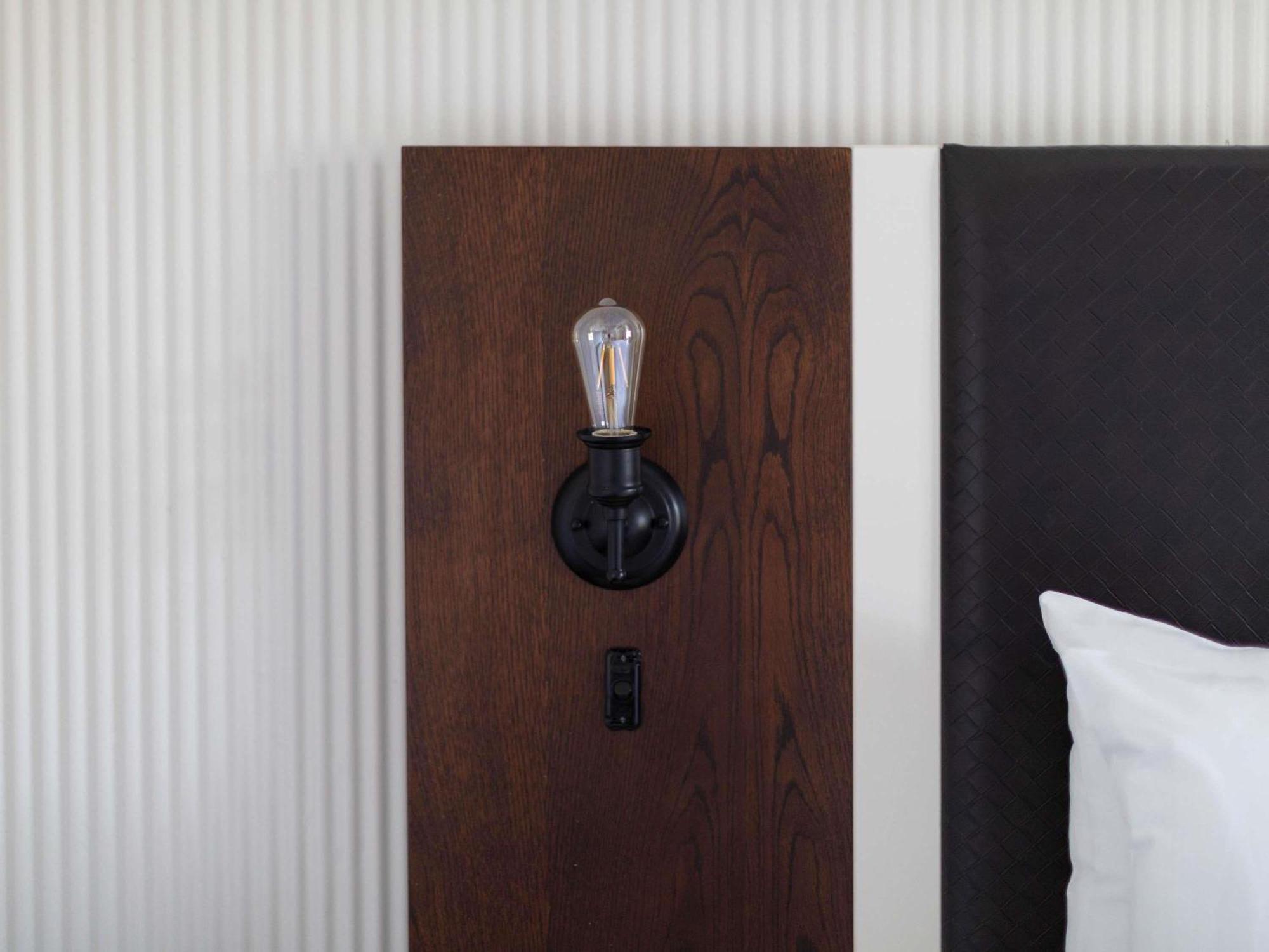 Heritage Suite - Detached Bathroom