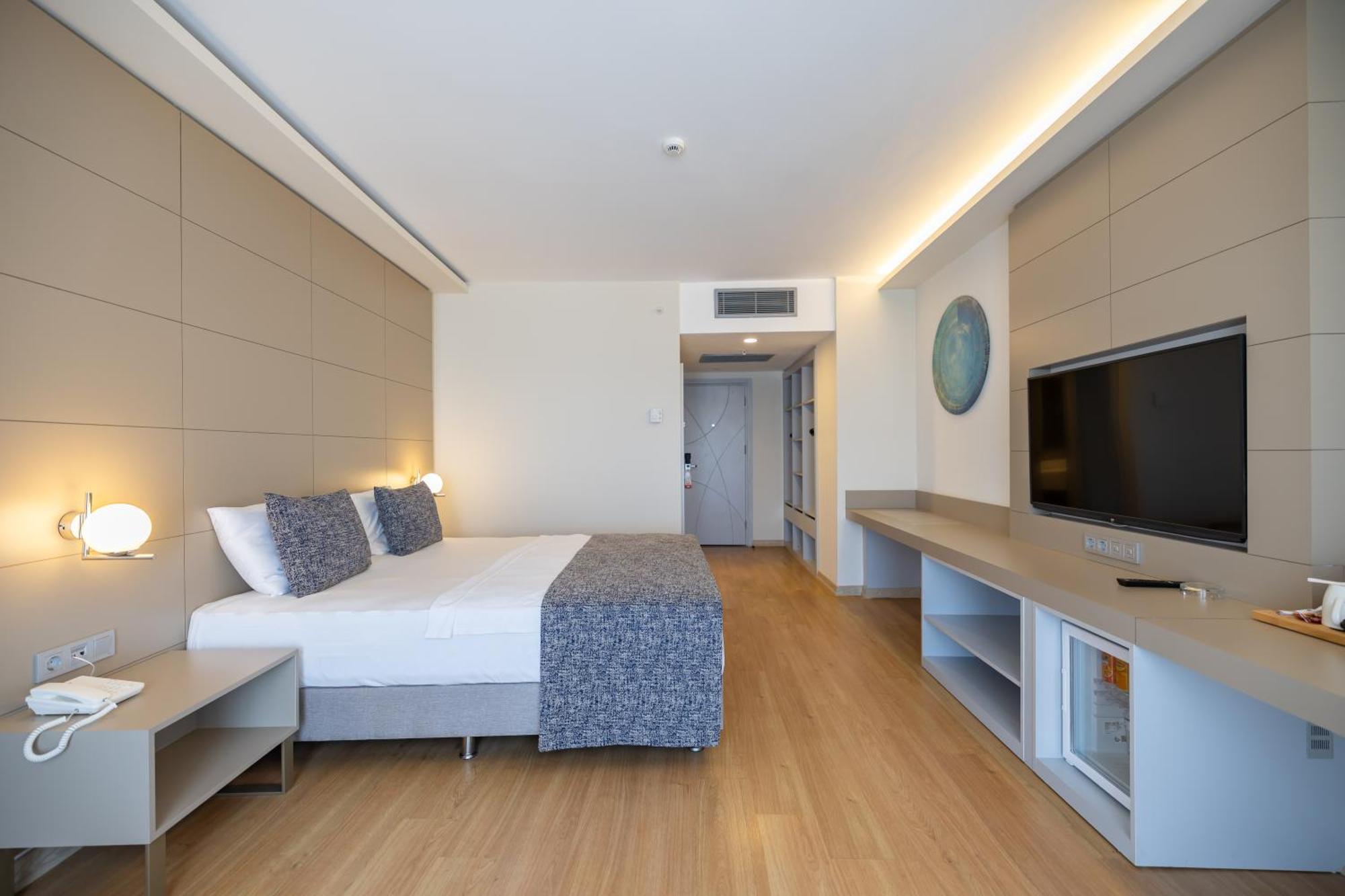 Standard Double or Twin Room with Sea View