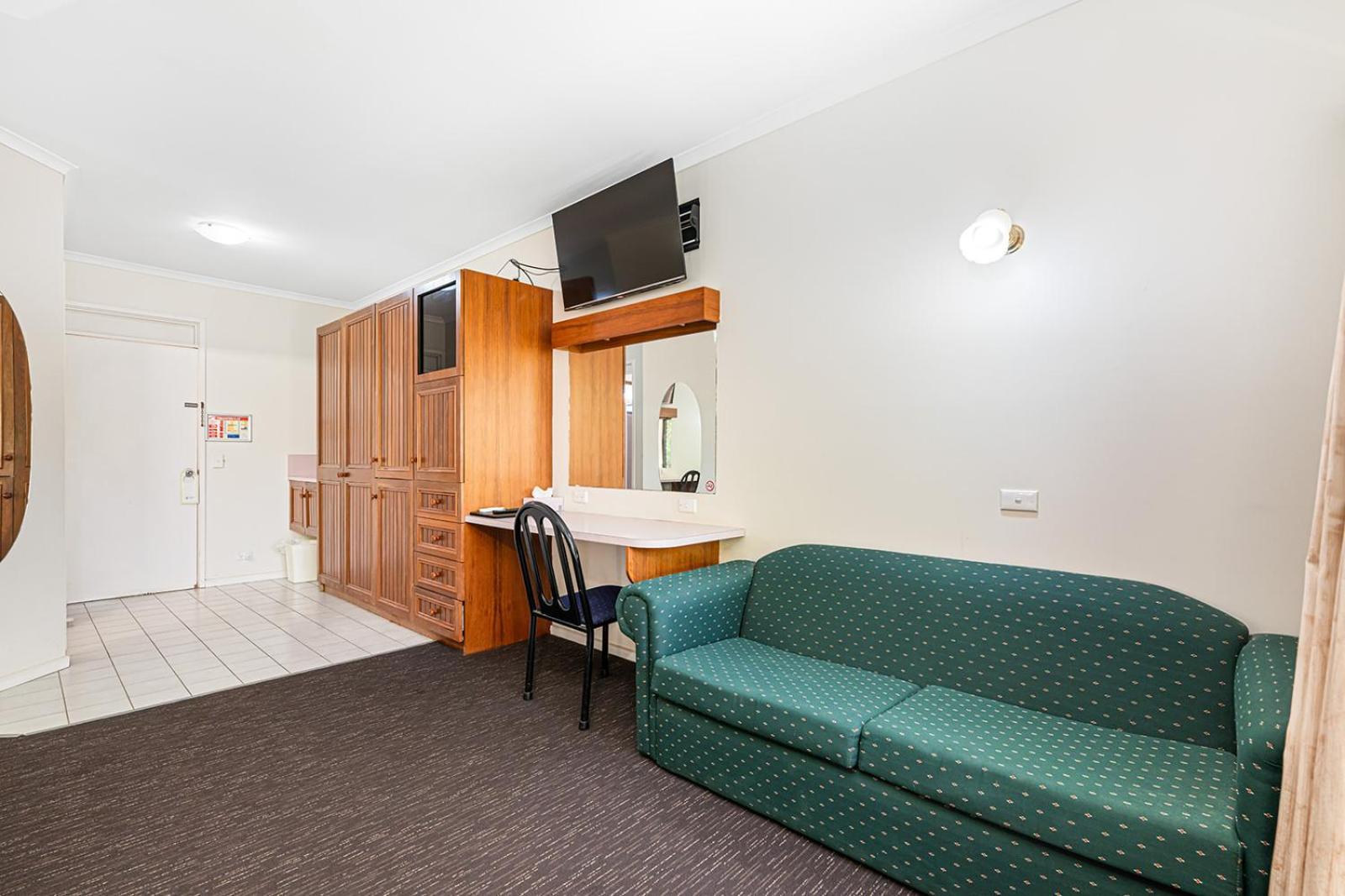 King Room with Spa Bath - No Pets Allowed
