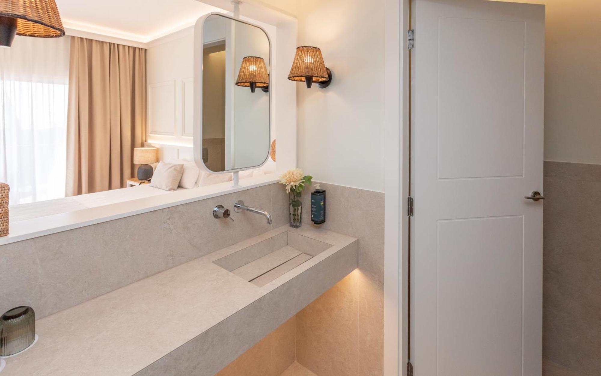 Double Room with Pool View