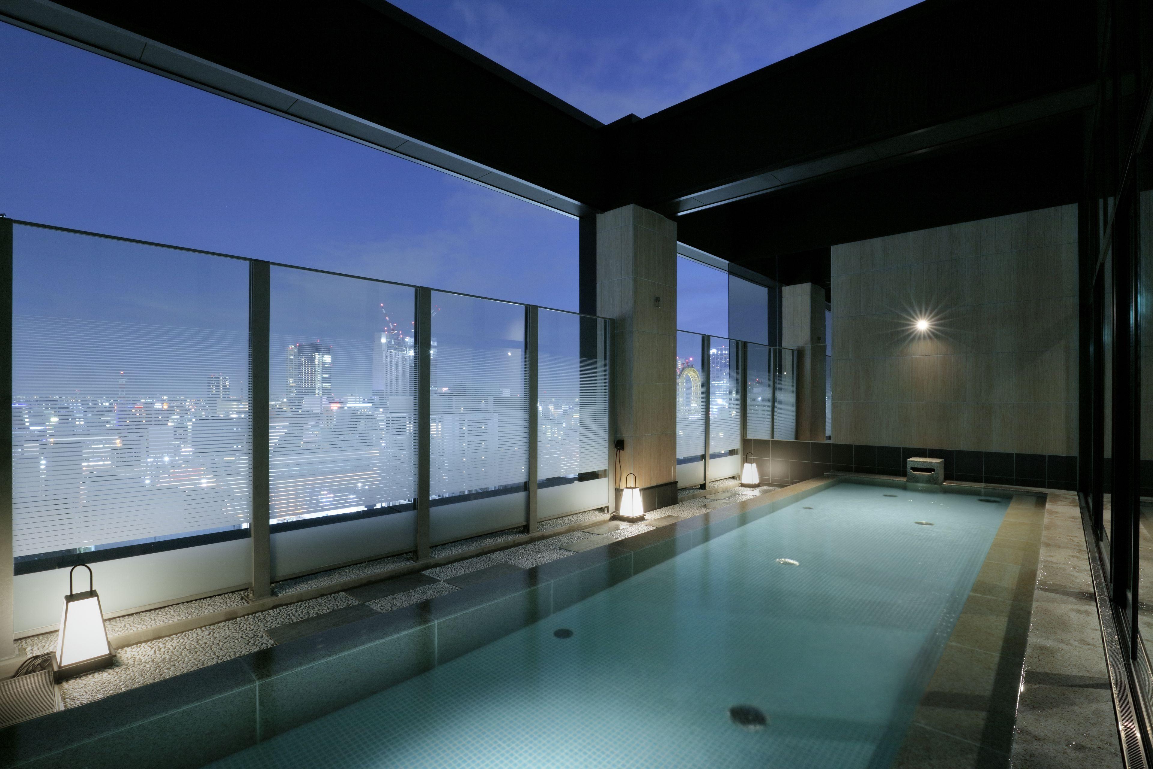 Executive Deluxe King Room with City View - Non Smoking