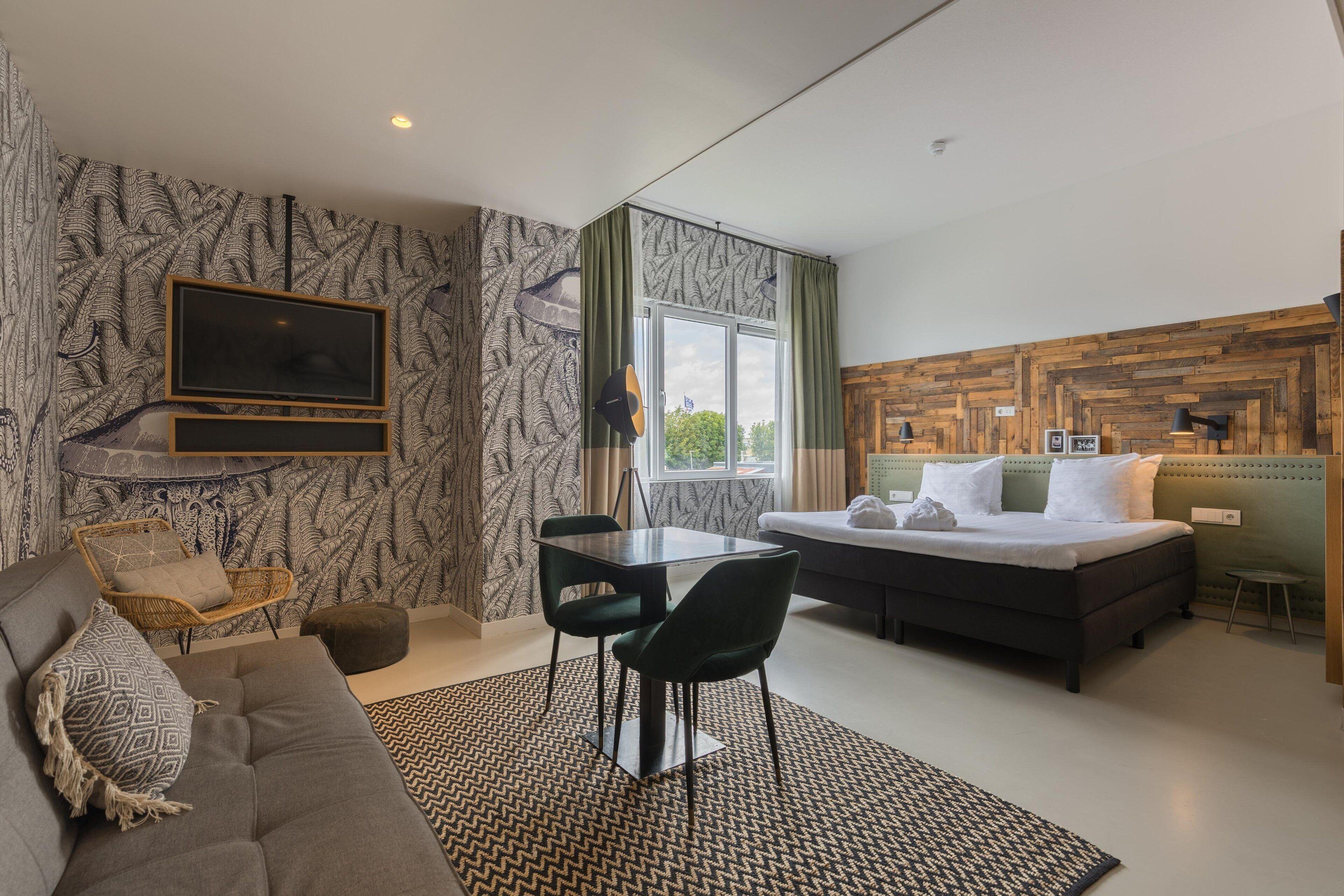 Suite 1 King Bed