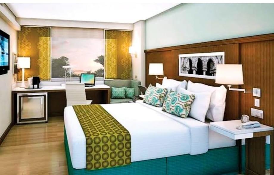 Deluxe Double Room (2 Adults + 1 Child)