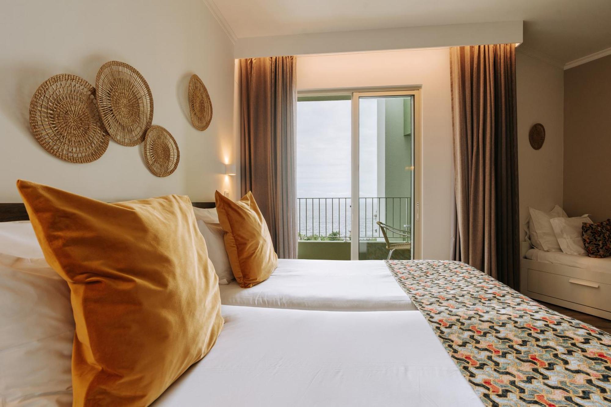 Superior Twin Room with Sea View
