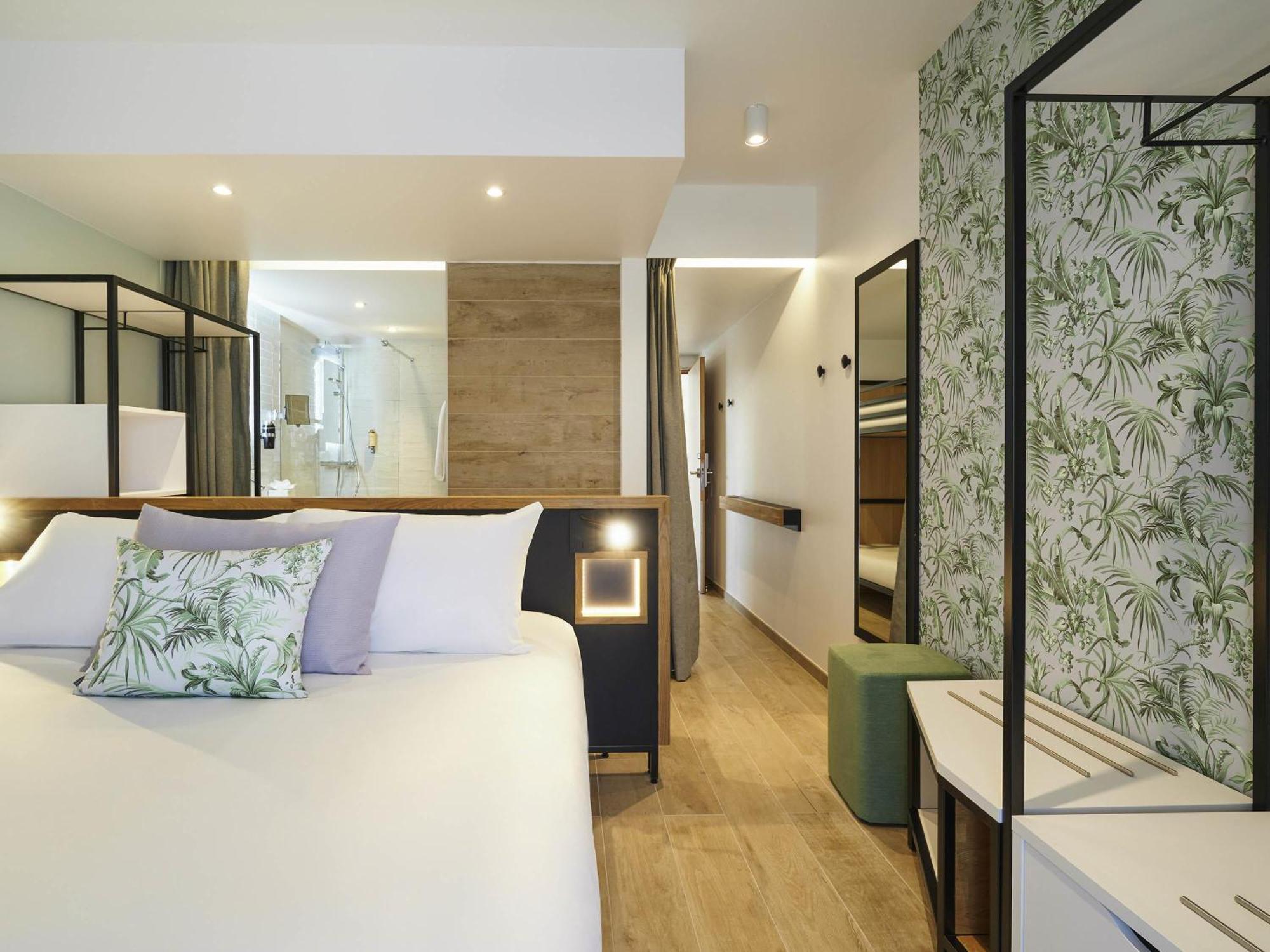 Classic Double Room with Bunk Beds and Balcony