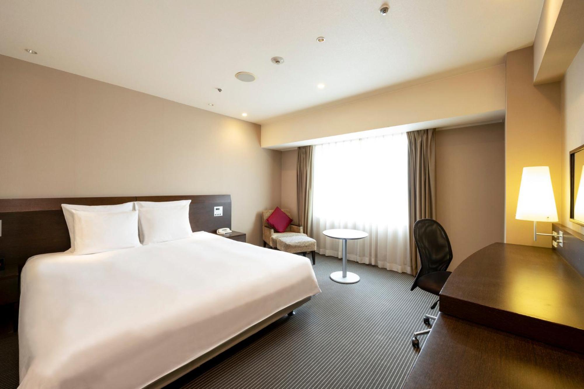 Premium King Room with City View