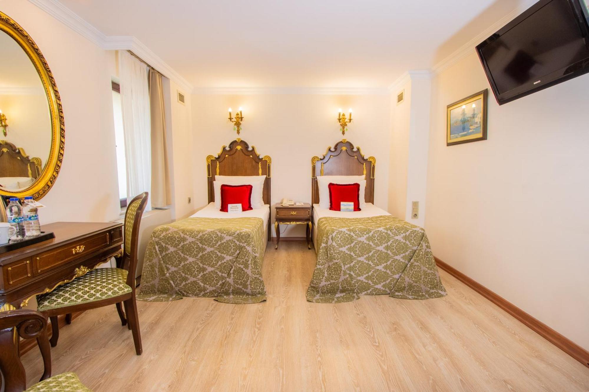 Twin Room with Balcony