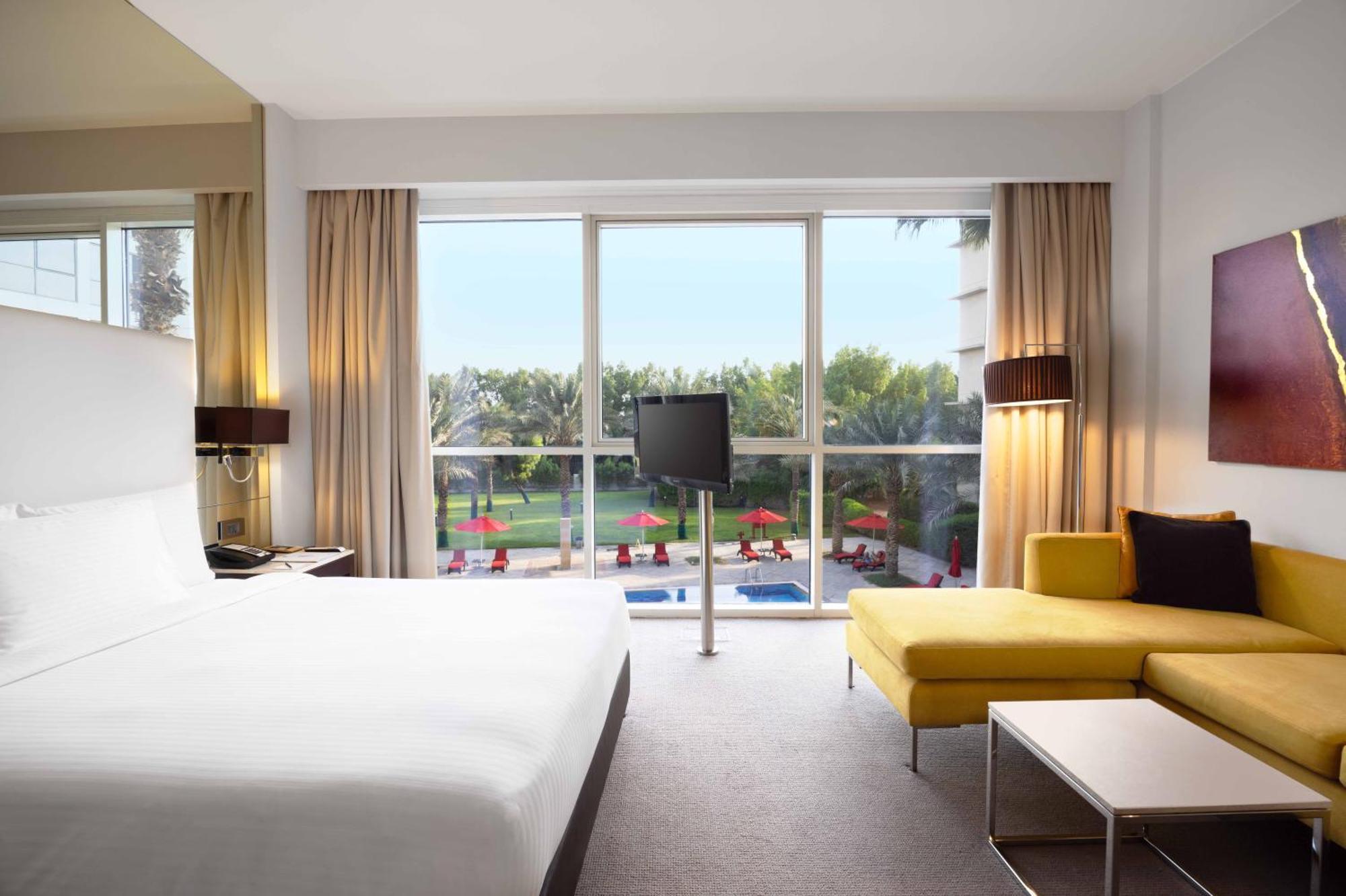 Pool View Studio with Kitchenette