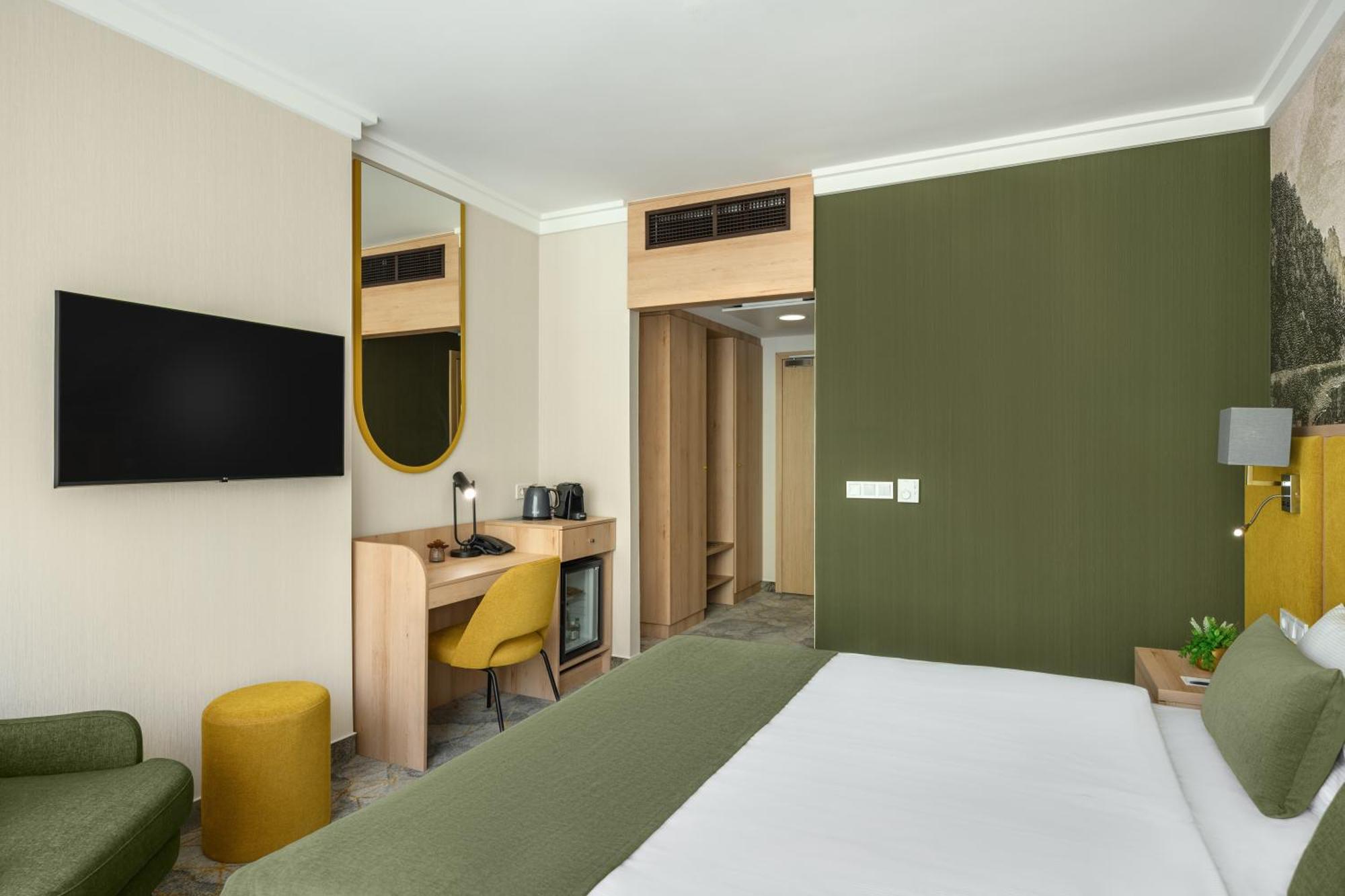 Superior Deluxe Double or Twin Room