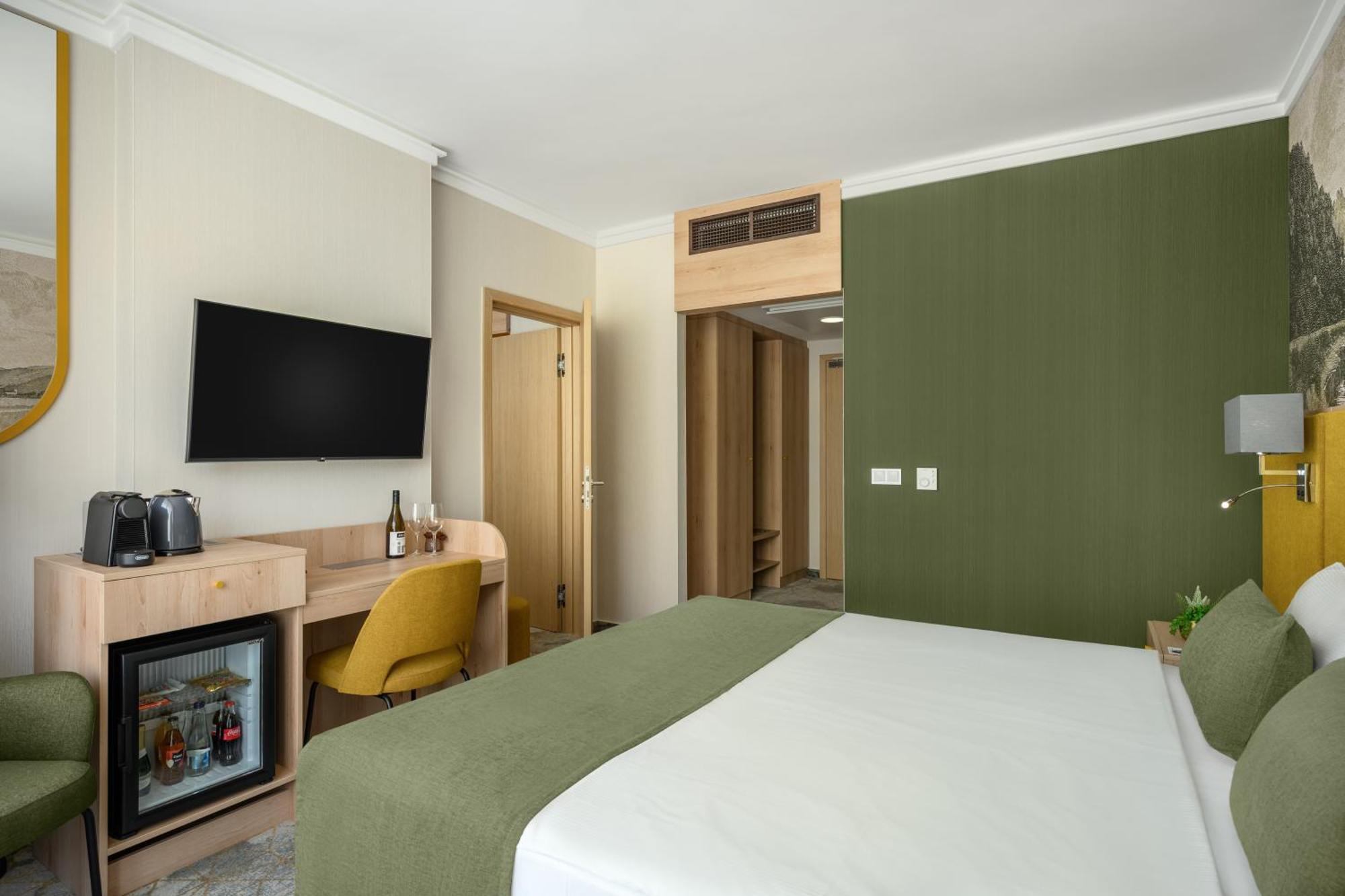 Premium Quadruple Room