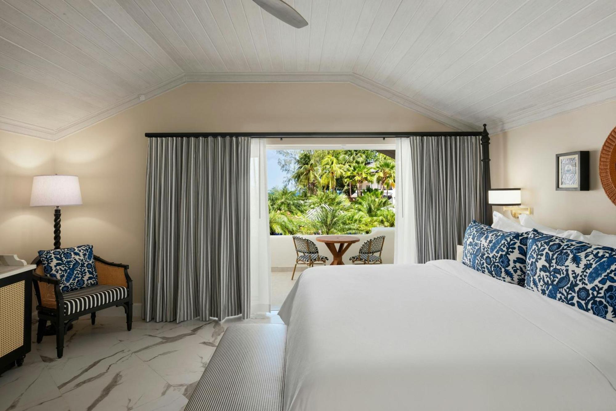 Luxury Poolside View, Guest room
