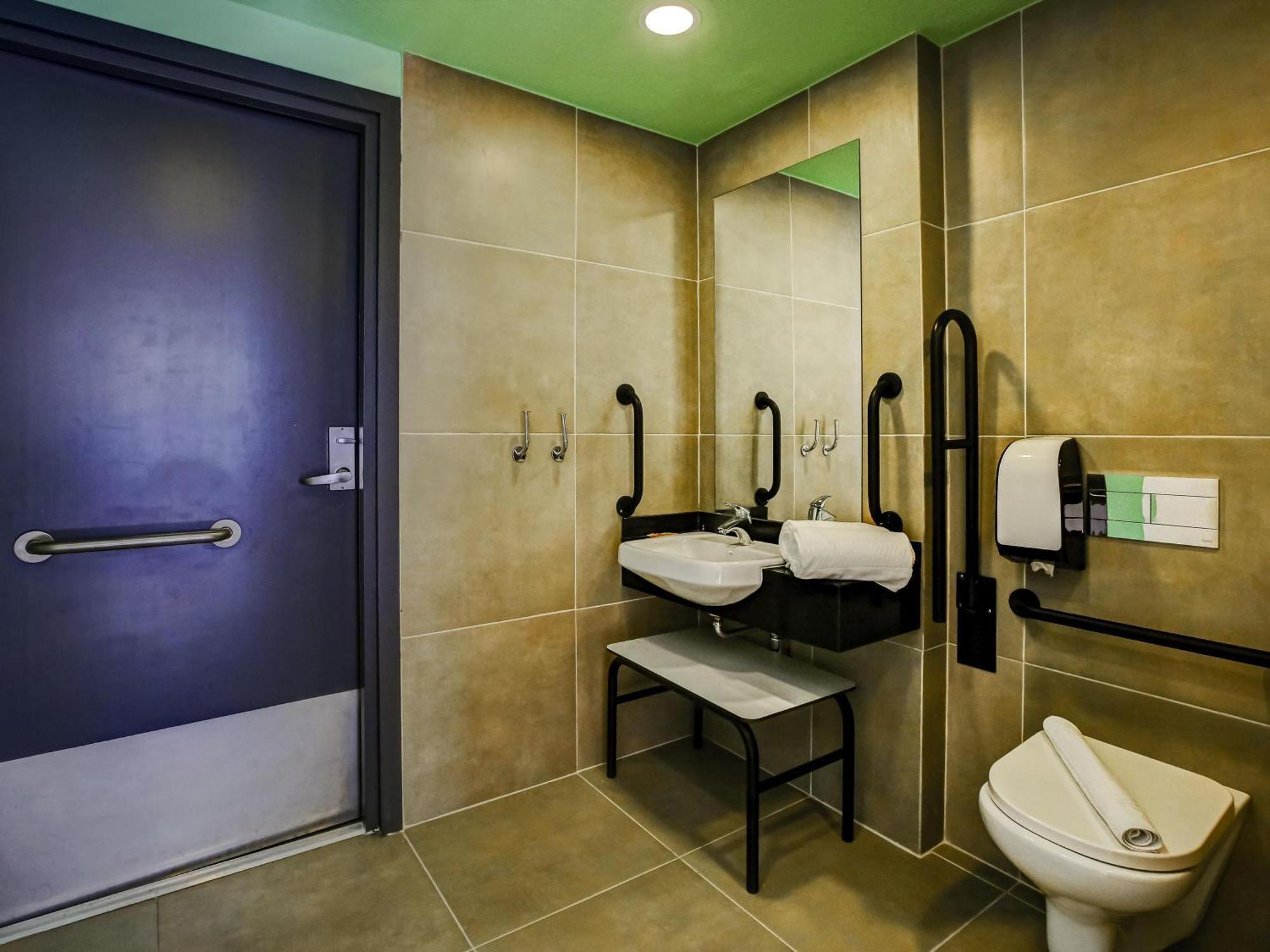 Standard Apartment with One Double Bed - Disability Access