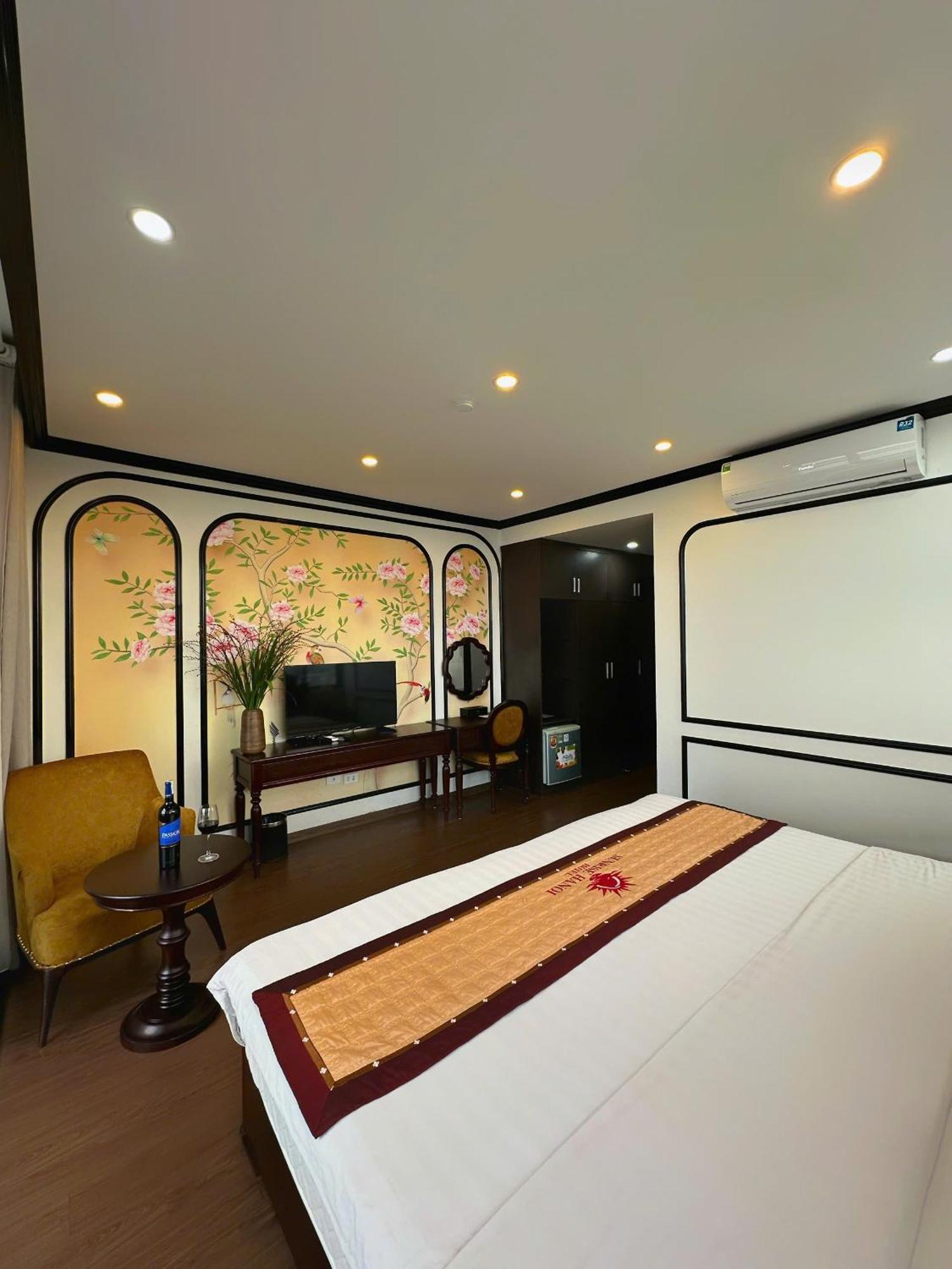 Deluxe Double or Twin Room with City View