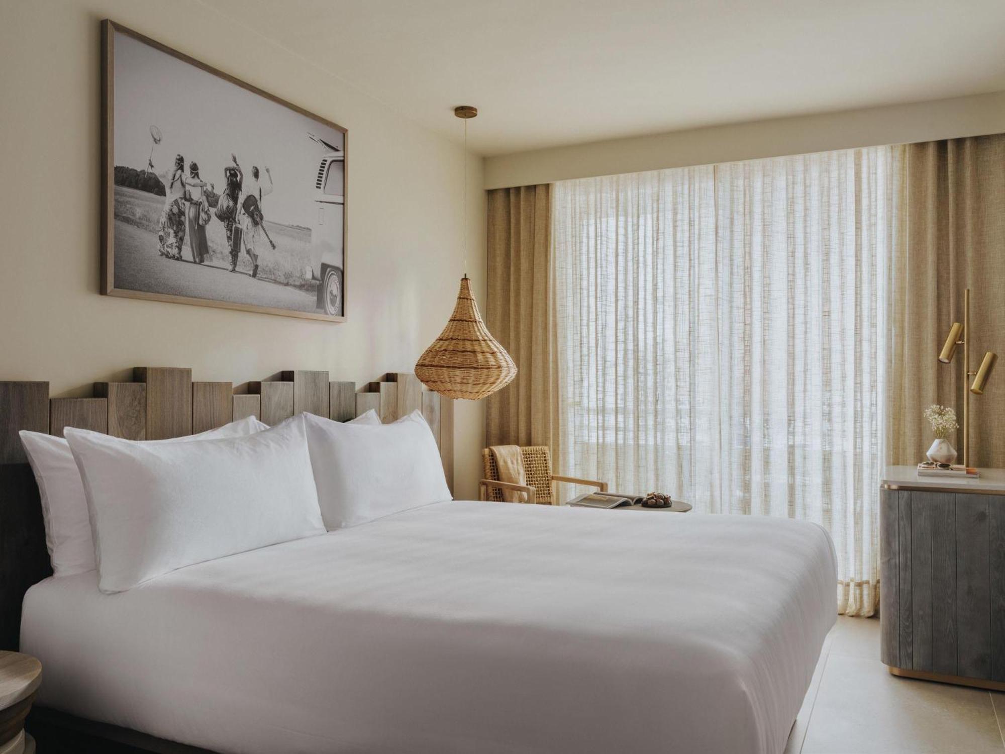 VIP Room 2 Bed Pool Side