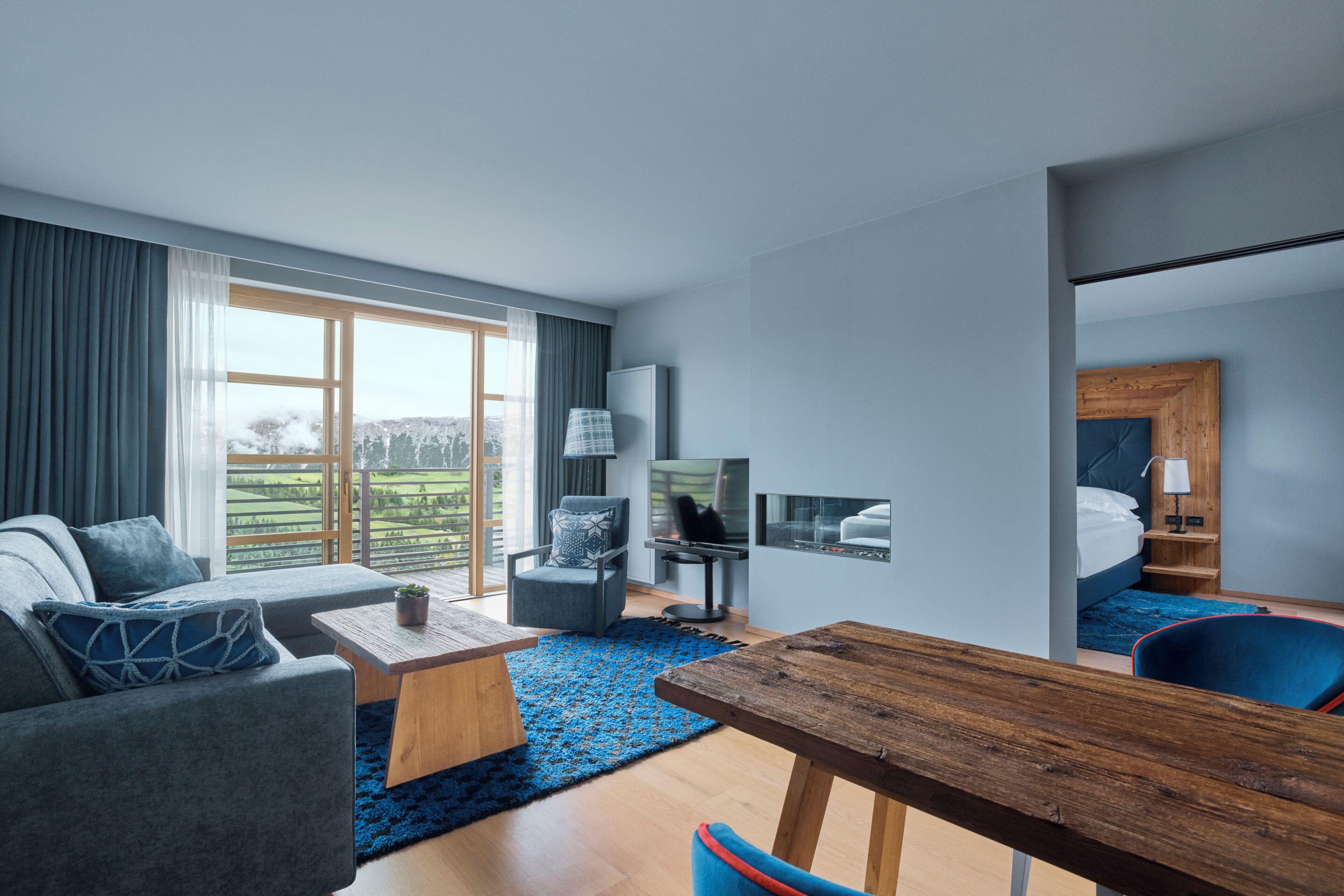 Suite with Mountain View