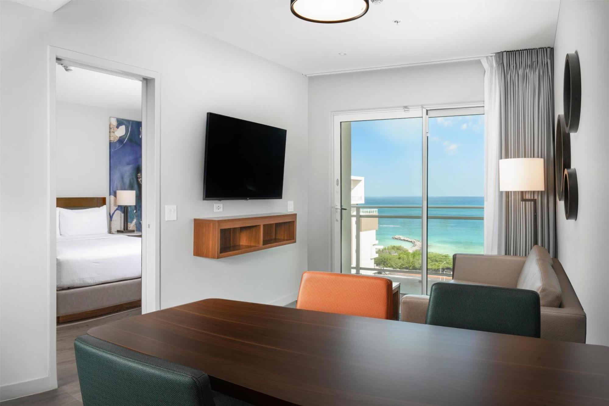 One-Bedroom Queen Suite Ocean View Top Floor