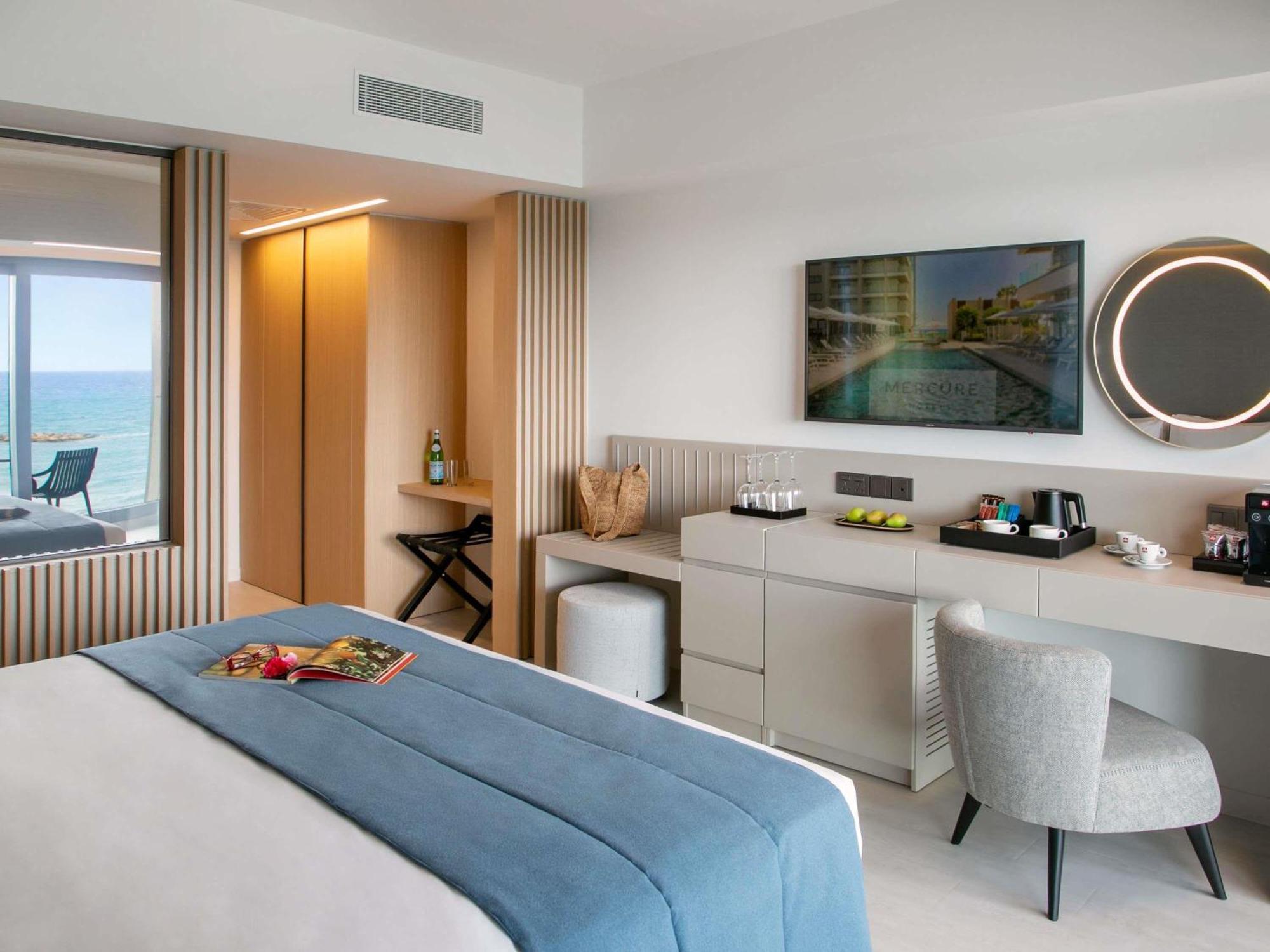 Superior Double Room with Balcony and Sea View
