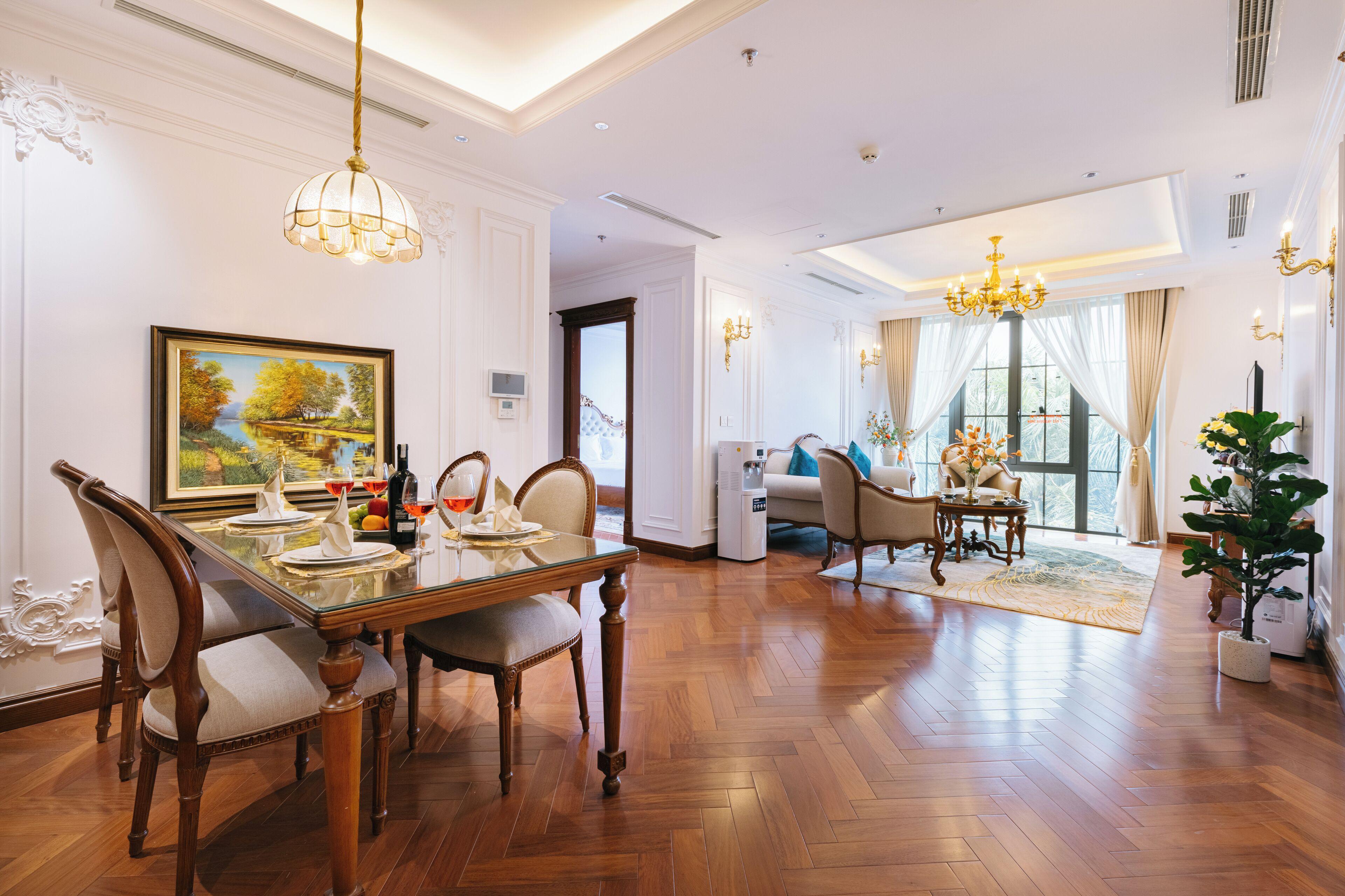 Deluxe King Suite