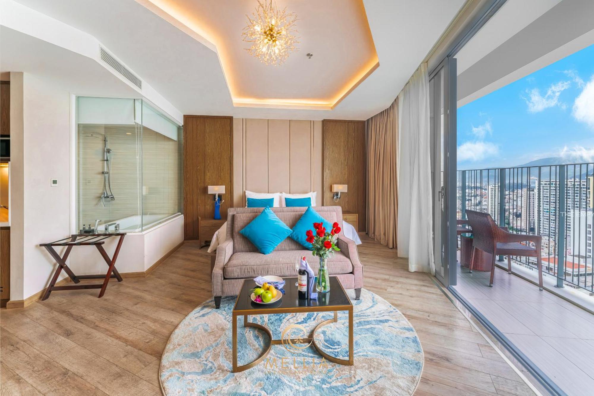 Deluxe King Suite