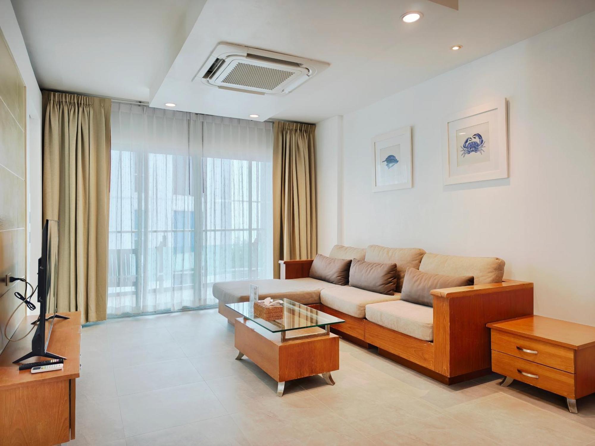 One Bedroom Suite Sea View