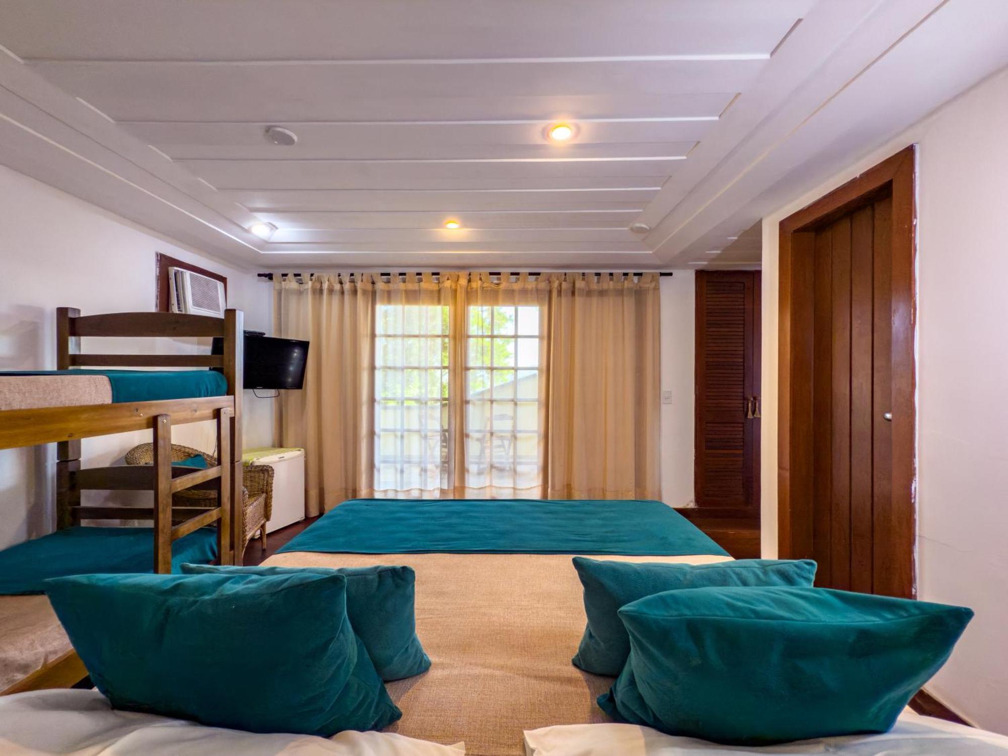 Quadruple Room with Sea View