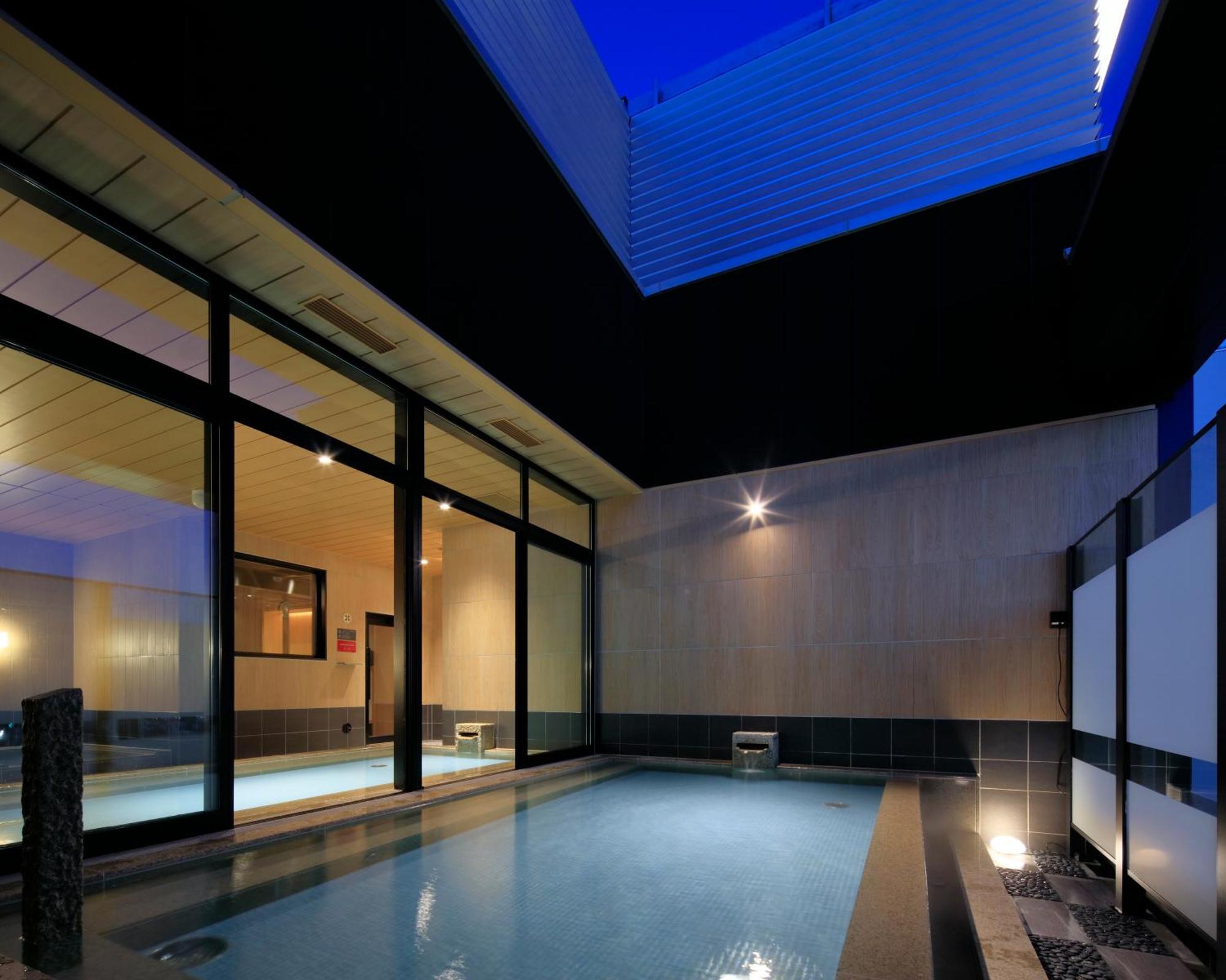 Twin Suite with Spa Bath