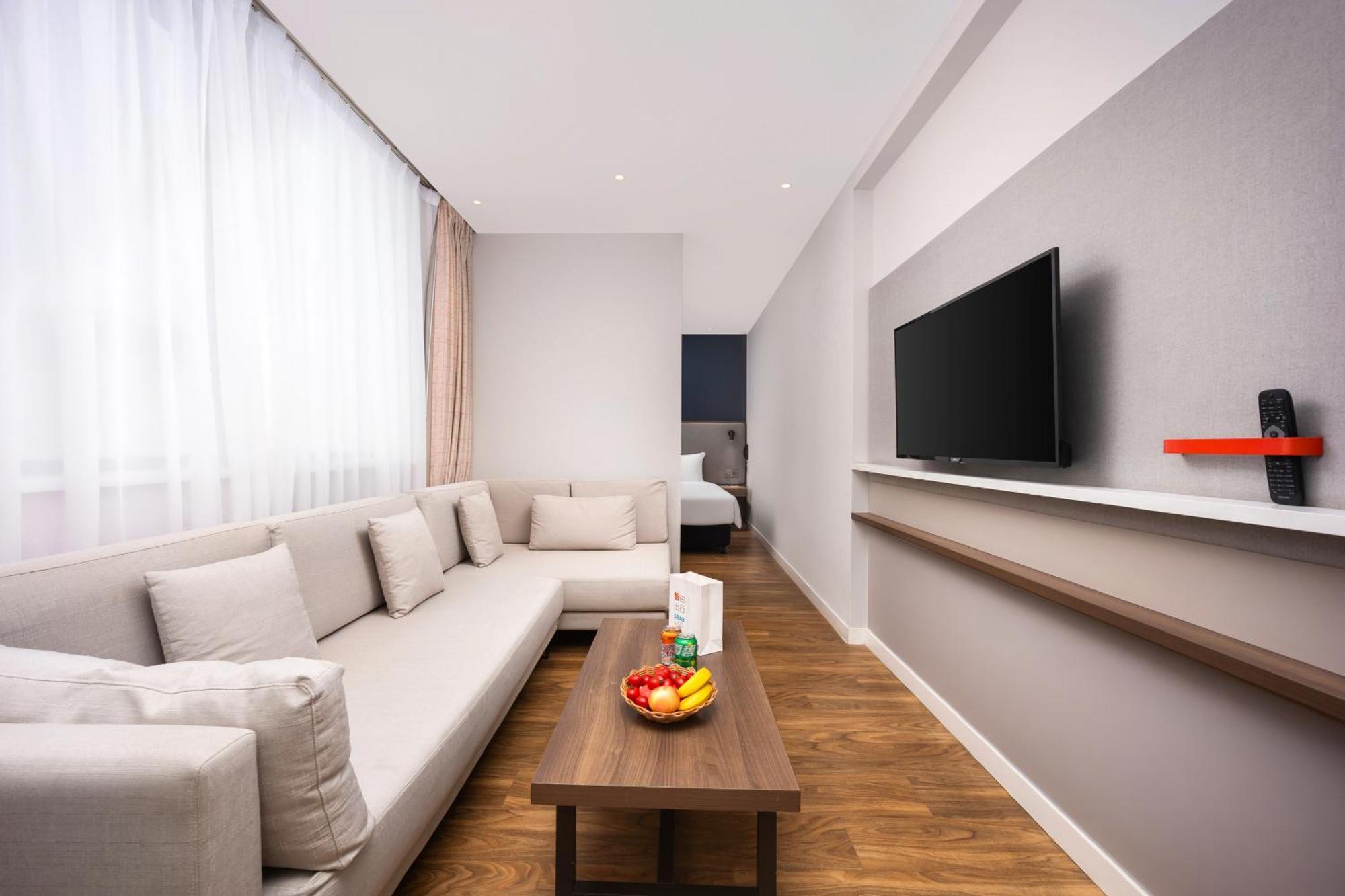 One-Bedroom King Suite