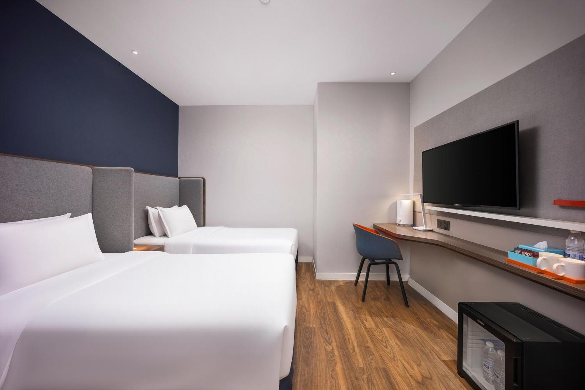 Standard Twin Room with Two Twin Beds