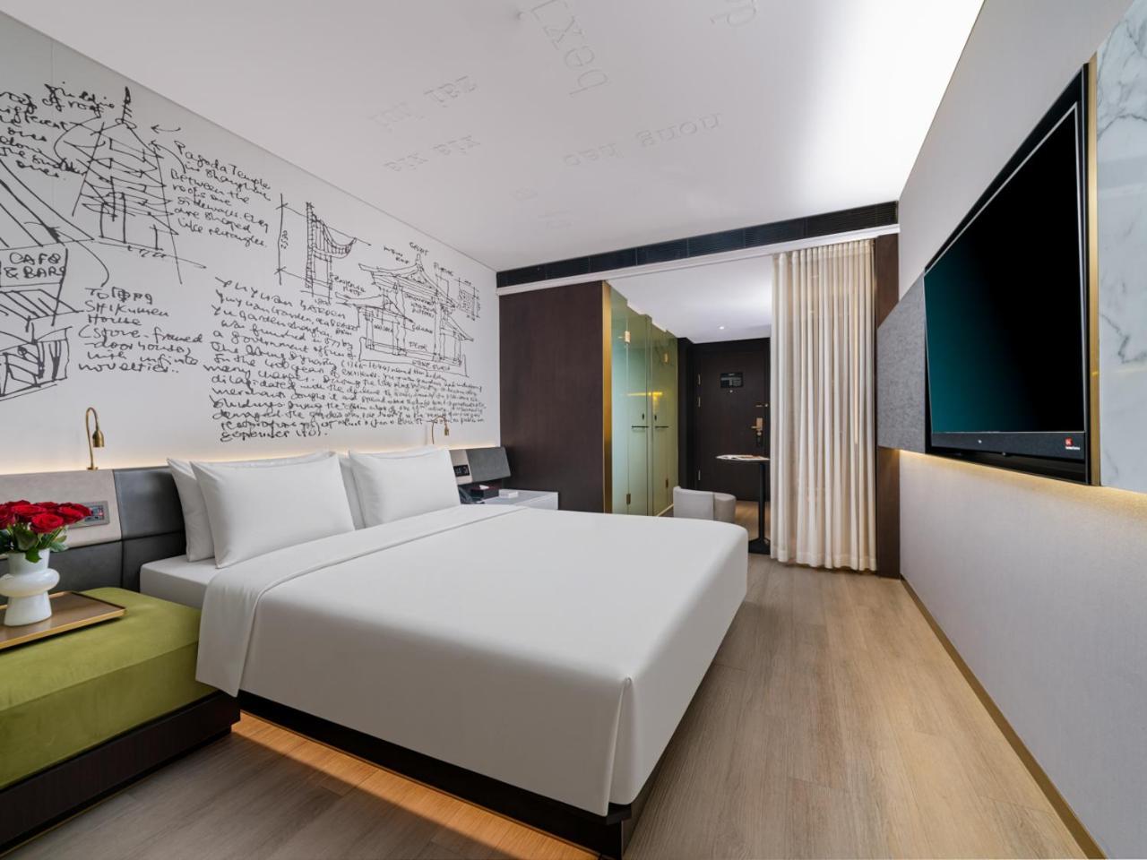 Queen Room