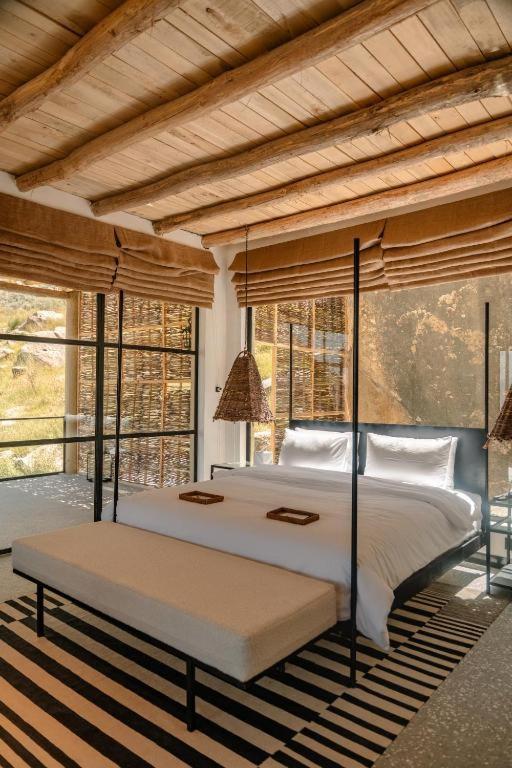 Suite with Mountain View
