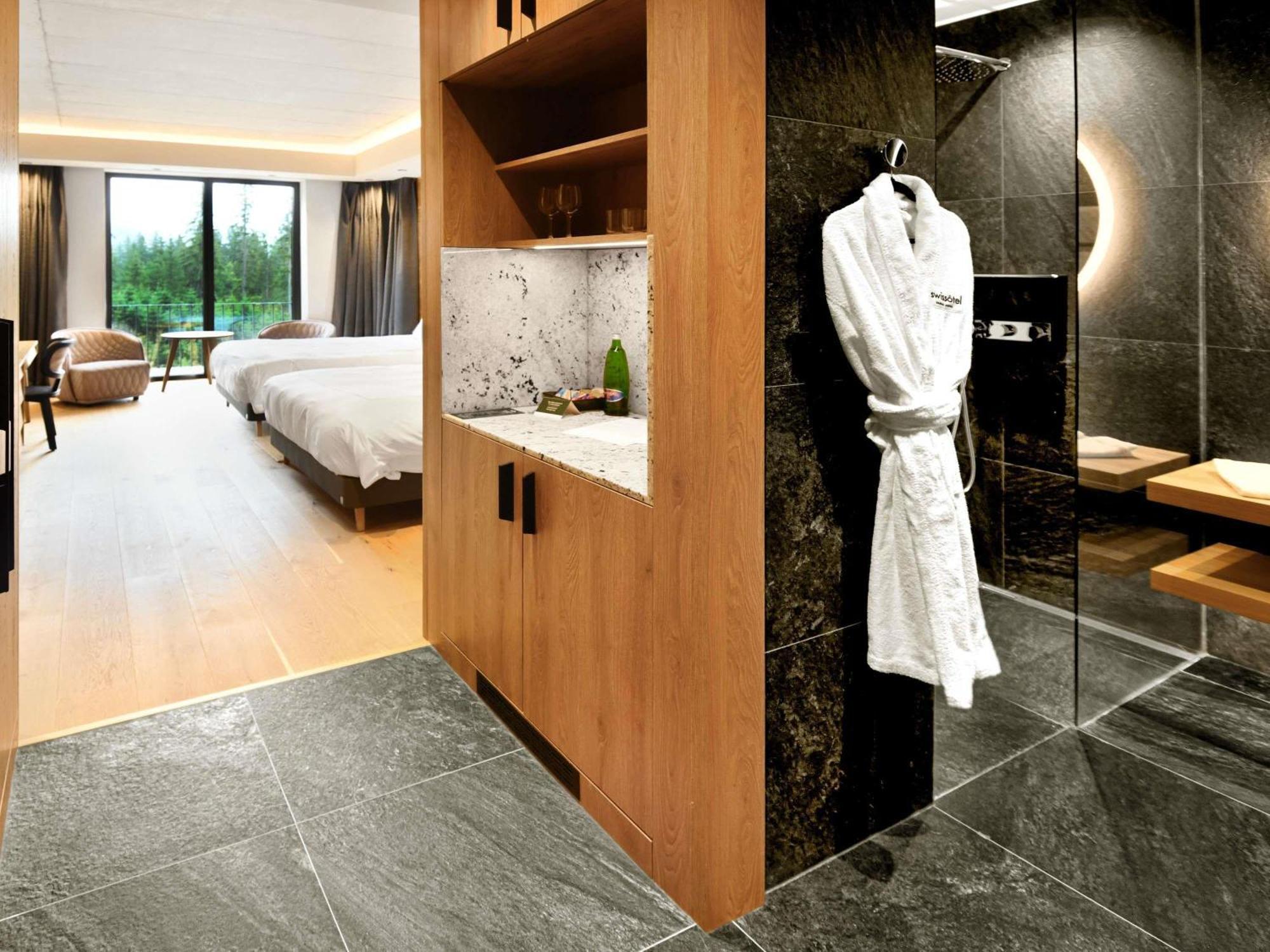 Swiss Advantage Queen Room