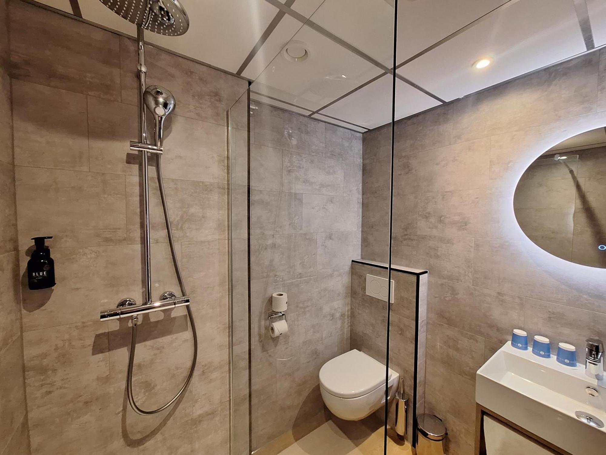 Deluxe Double Room with Shower