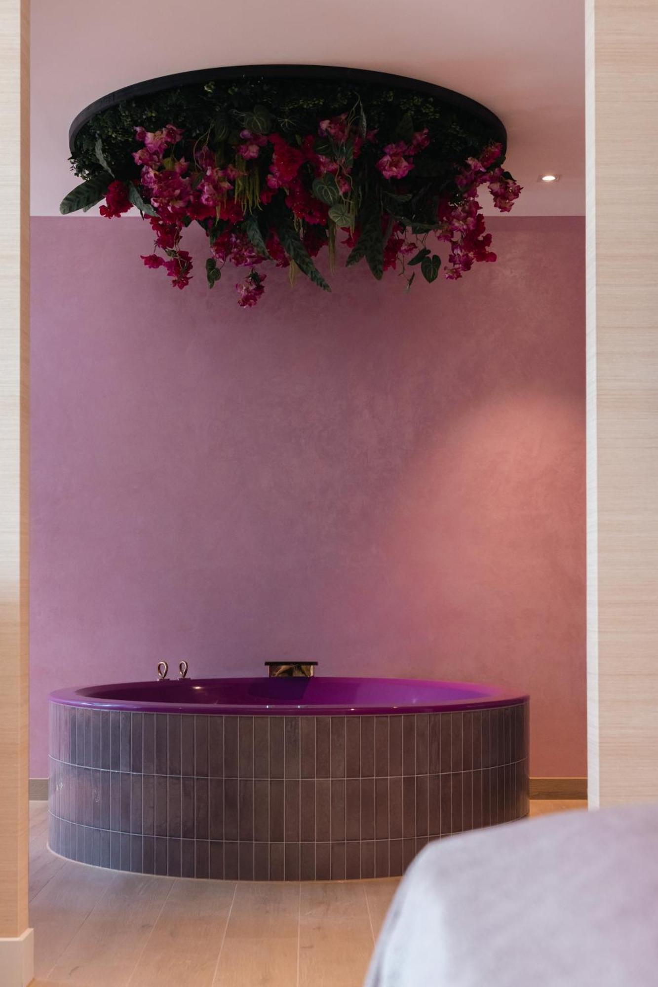 Madeira Suite with Private Sauna