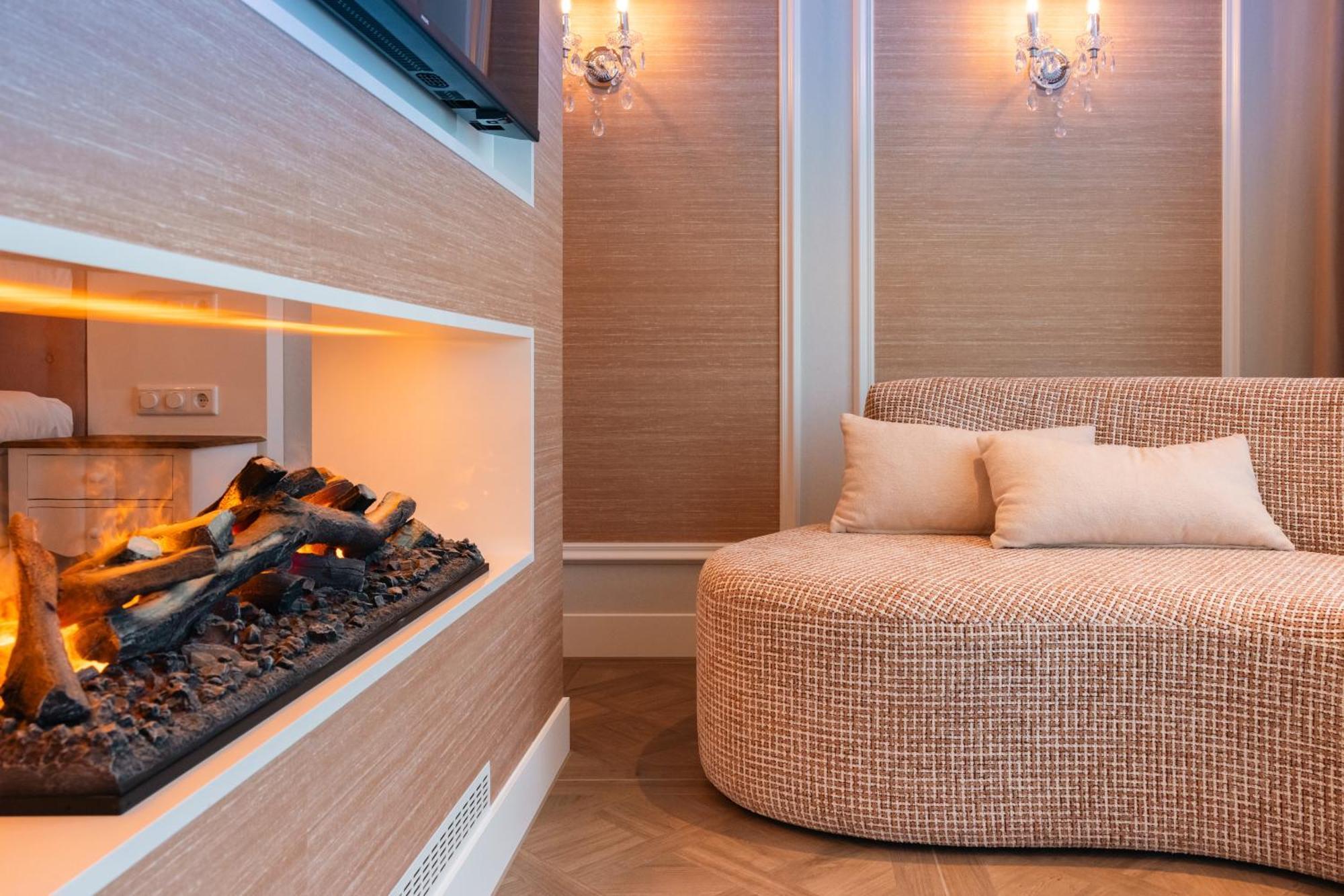 Paris Suite with Private Sauna
