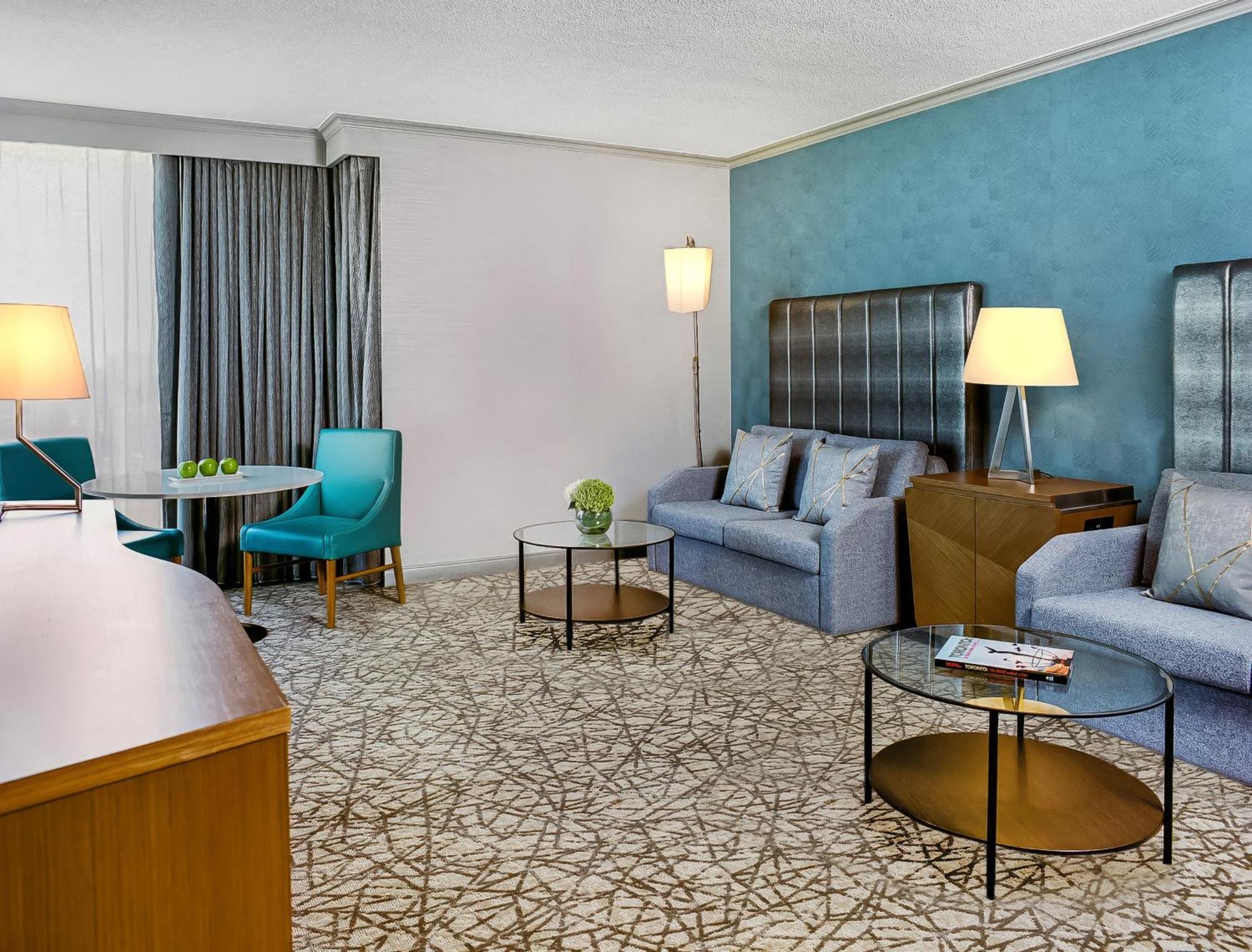One-Bedroom Queen Suite