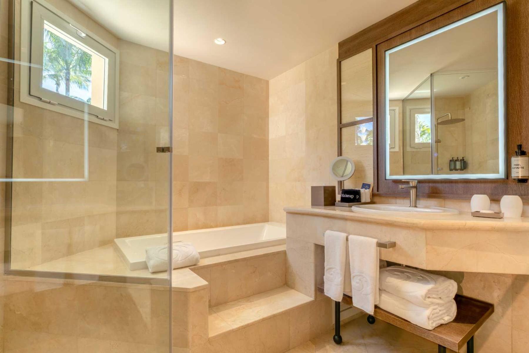 Master Suite Private Pool