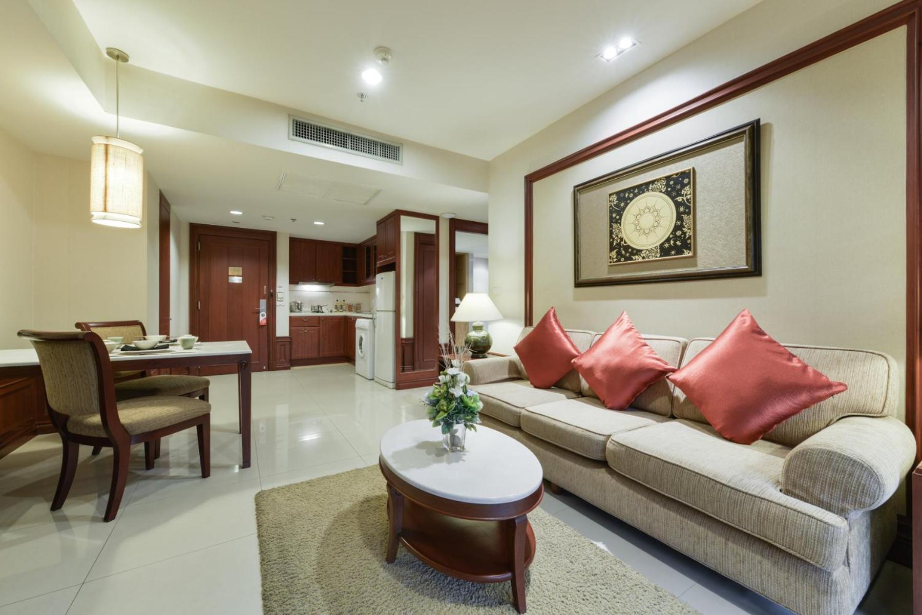 Suite with Pool View