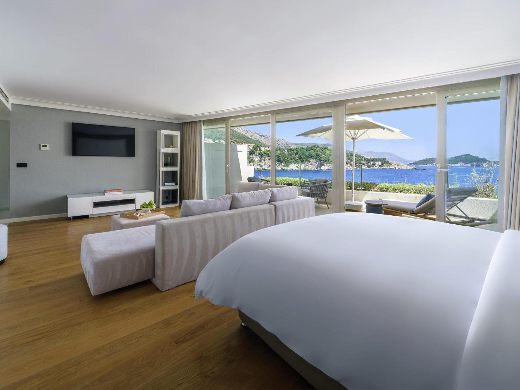 Spa Suite with Balcony and Sea View