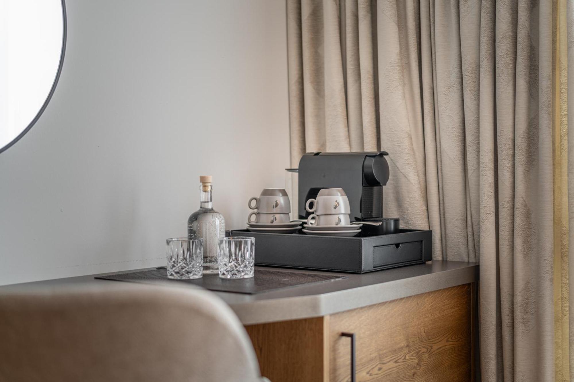 Suite with Mountain View