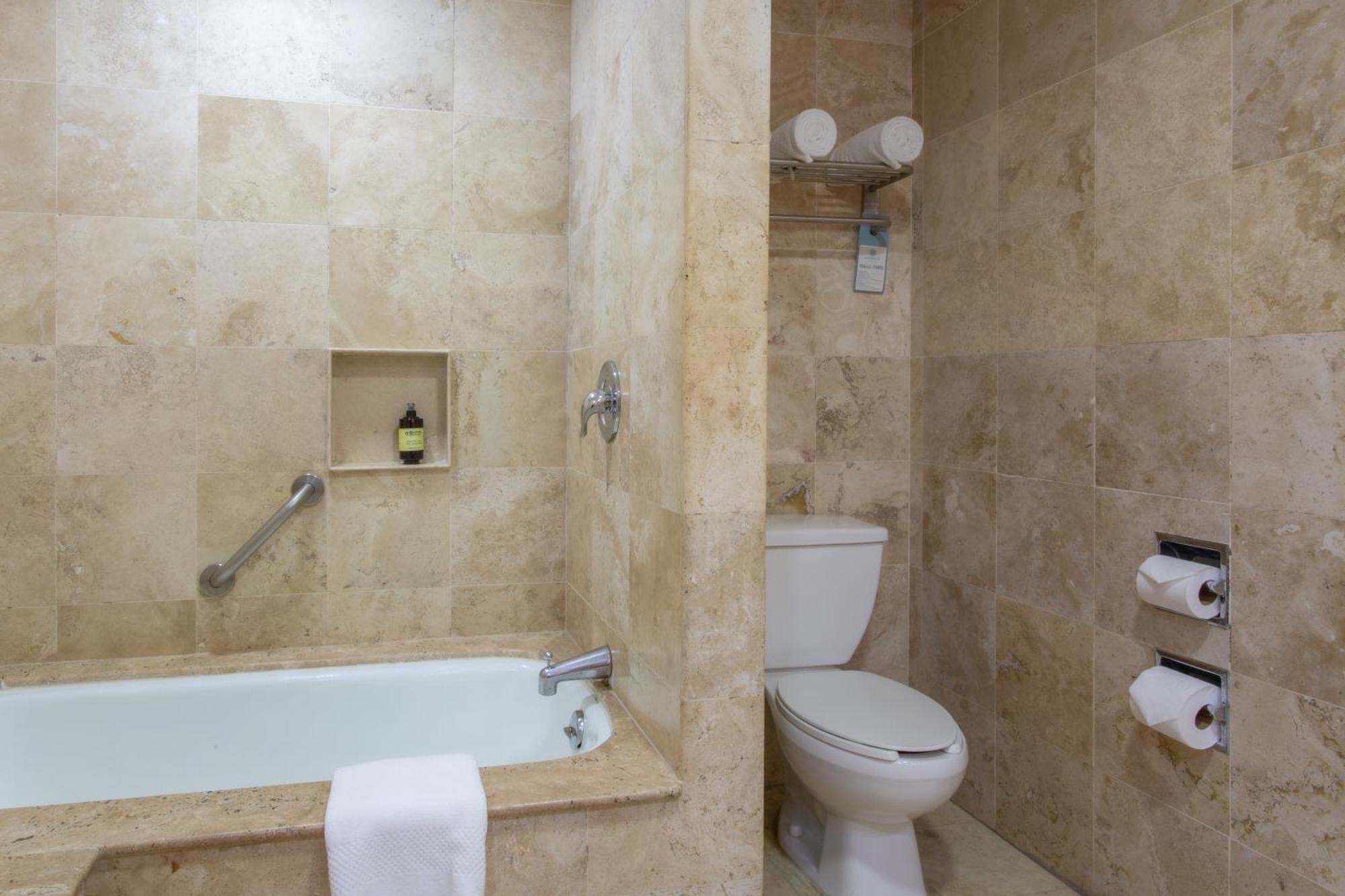 Deluxe Room,1742628239:JPEG