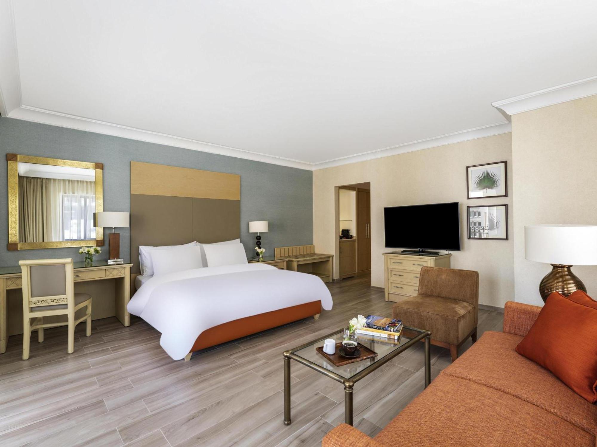 Junior King Suite