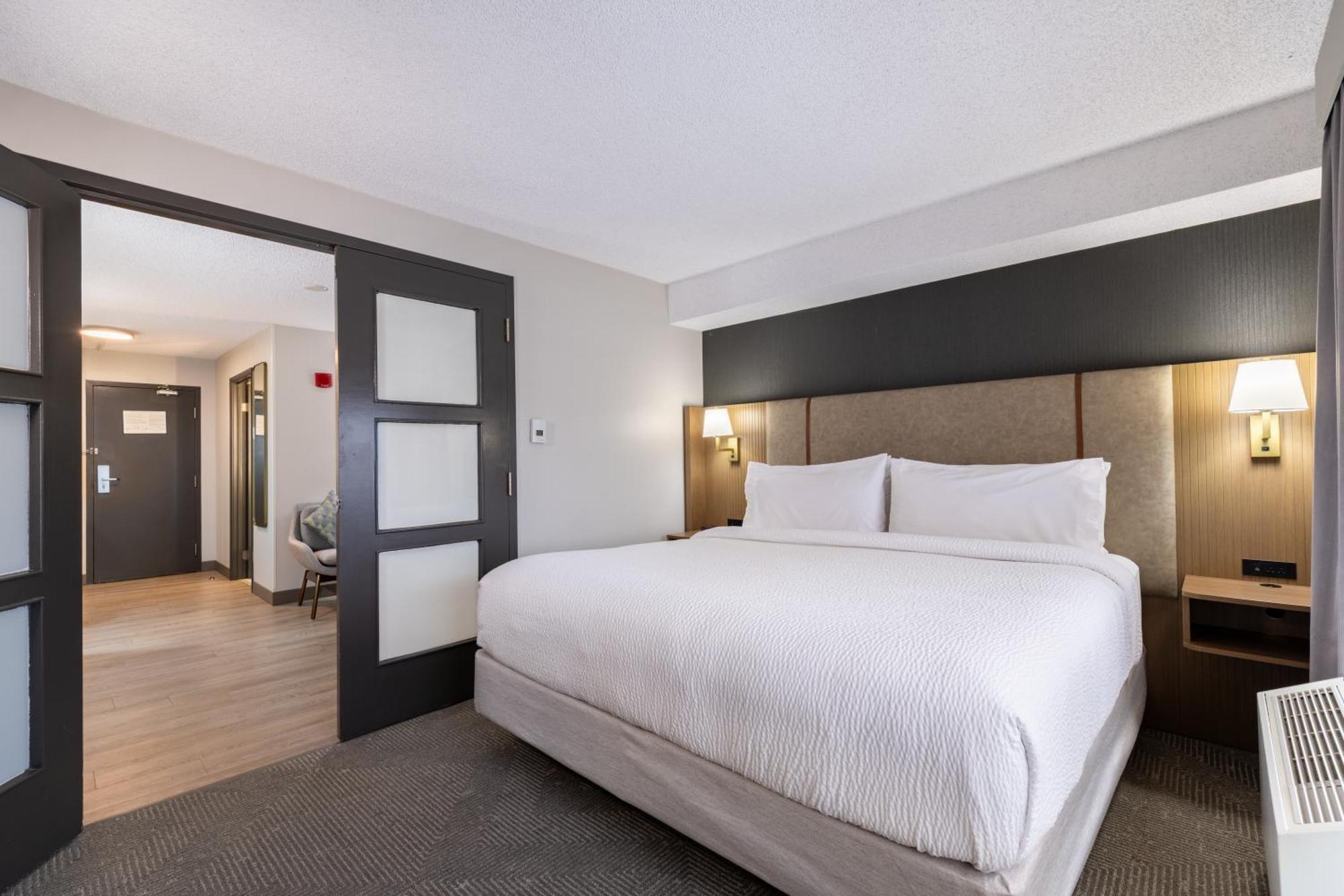 King Suite with Sofa Bed and Minifridge