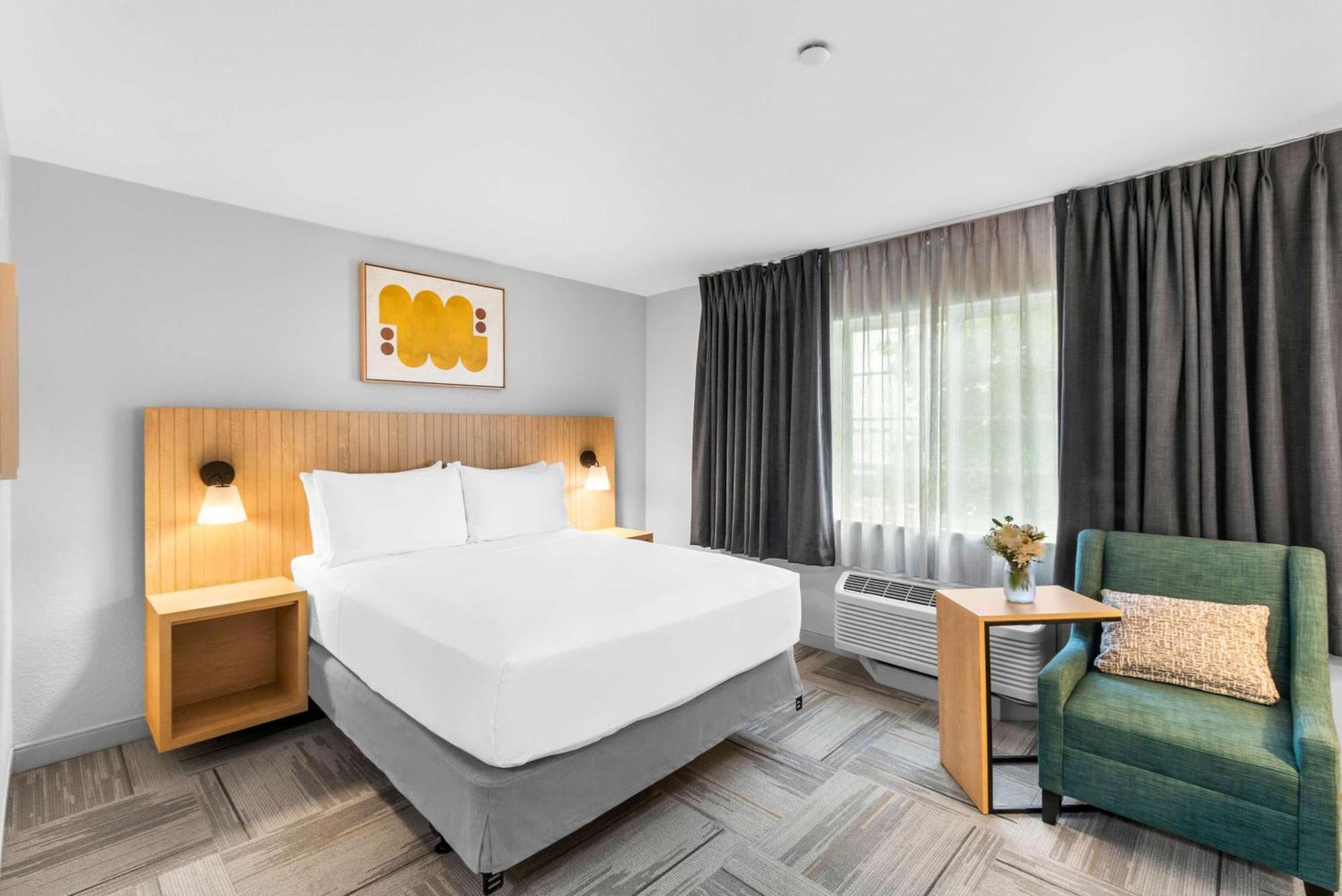 Studio King Suite