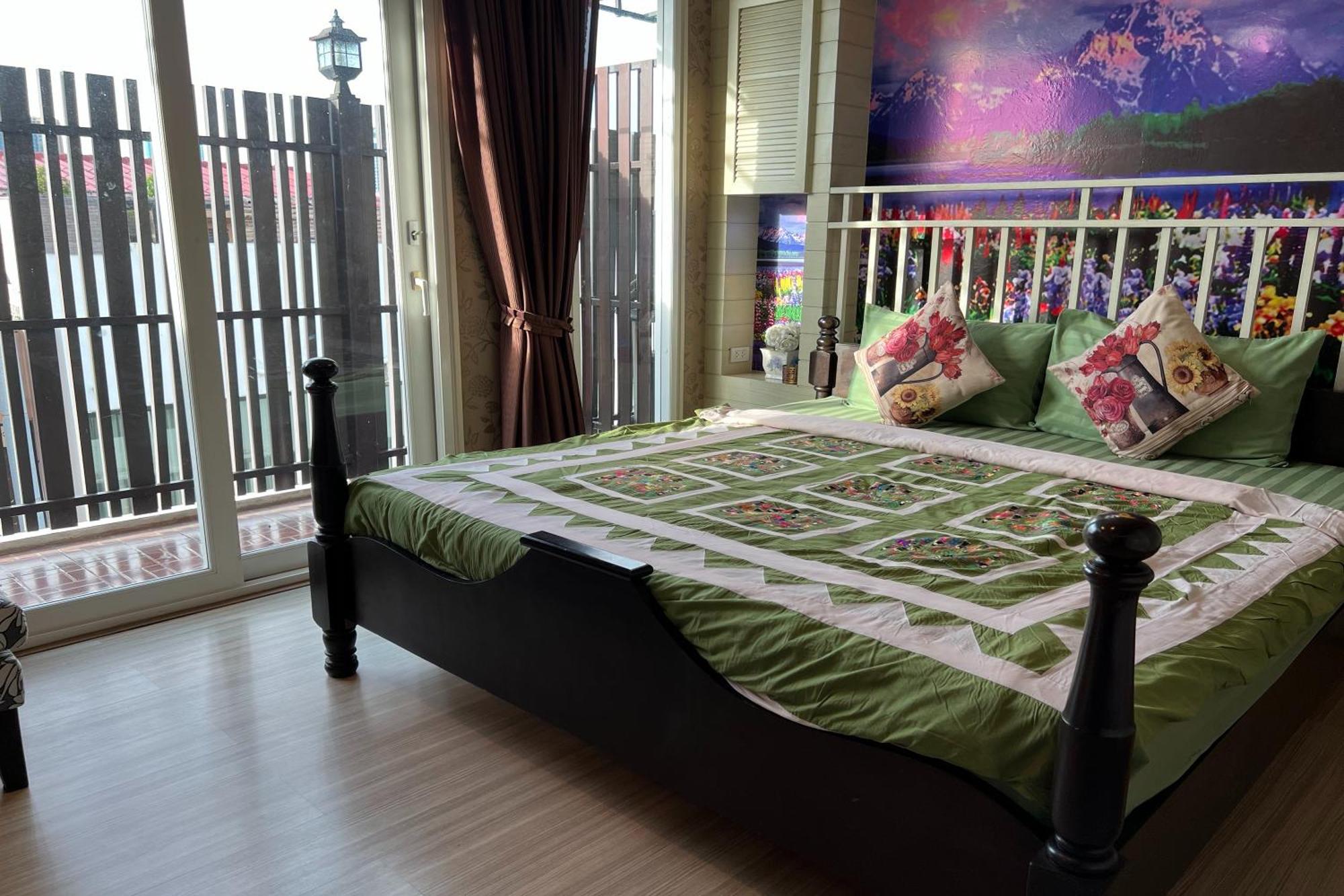 Vintage Suite (Sky Garden)