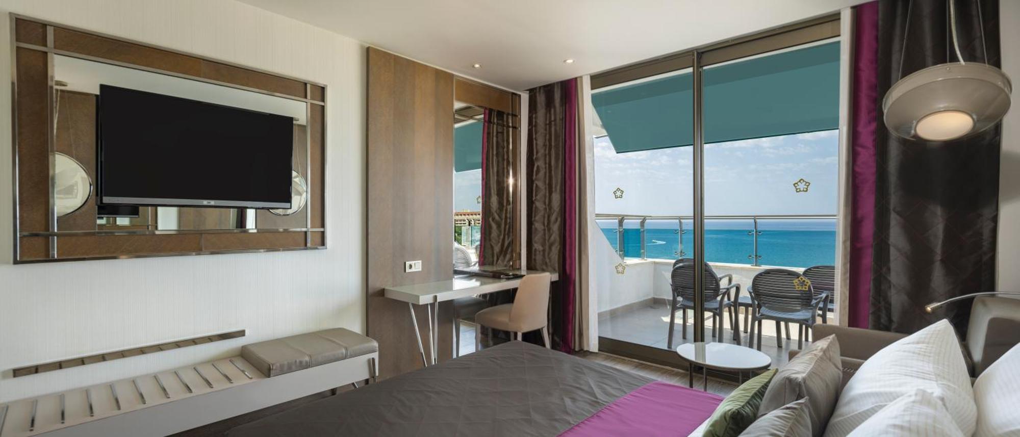 Family Room with Sea View