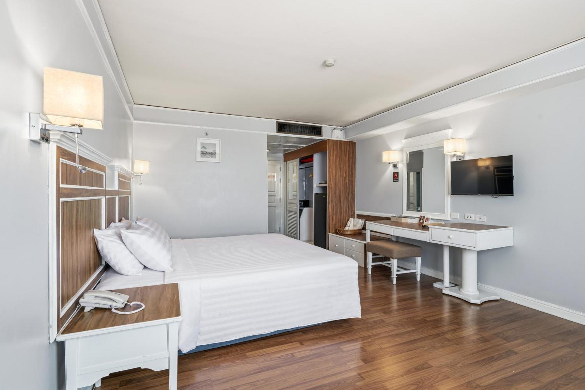 Super Deluxe King Room